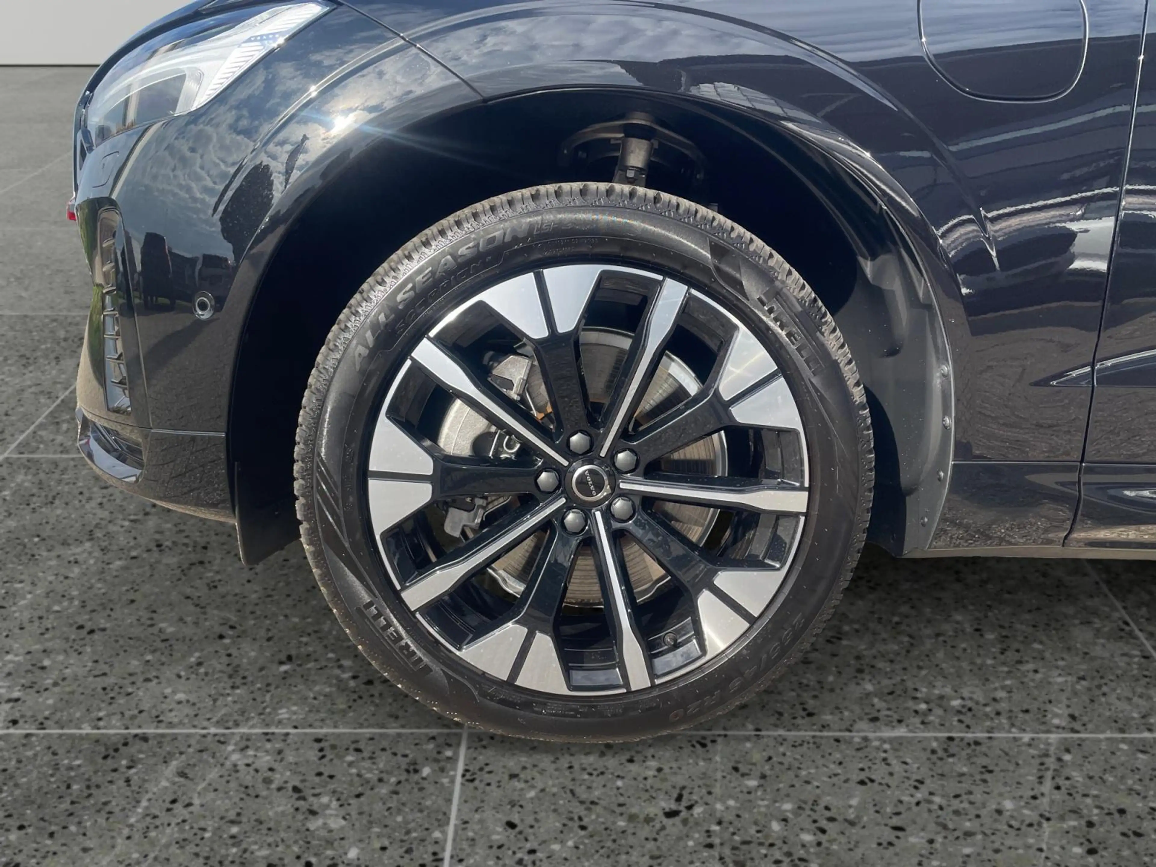 Volvo XC60 2.0 T6 Plug-in hybrid AWD Ultra Dark — photo 10