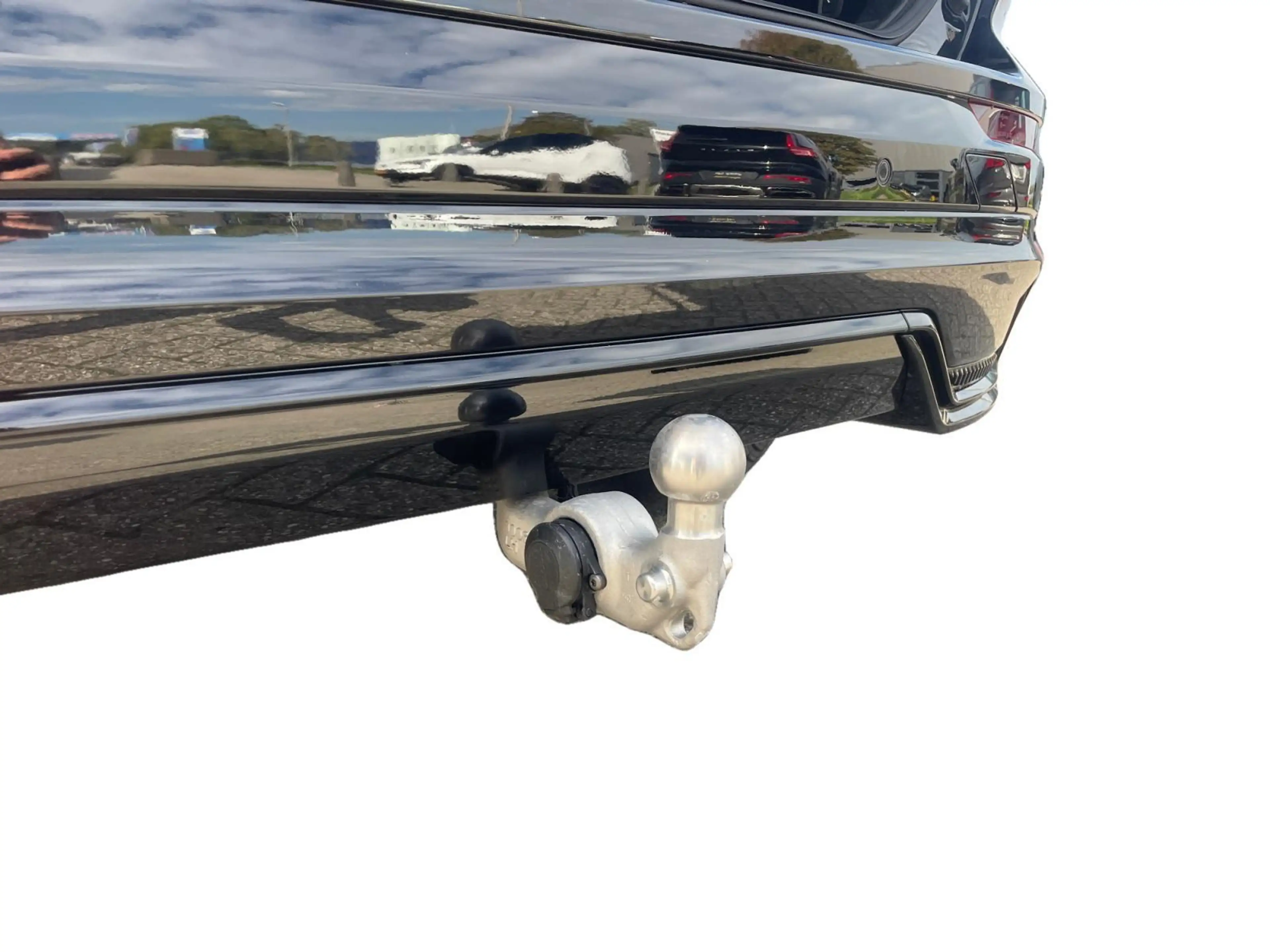 Volvo XC60 2.0 T6 Plug-in hybrid AWD Ultra Dark — photo 11