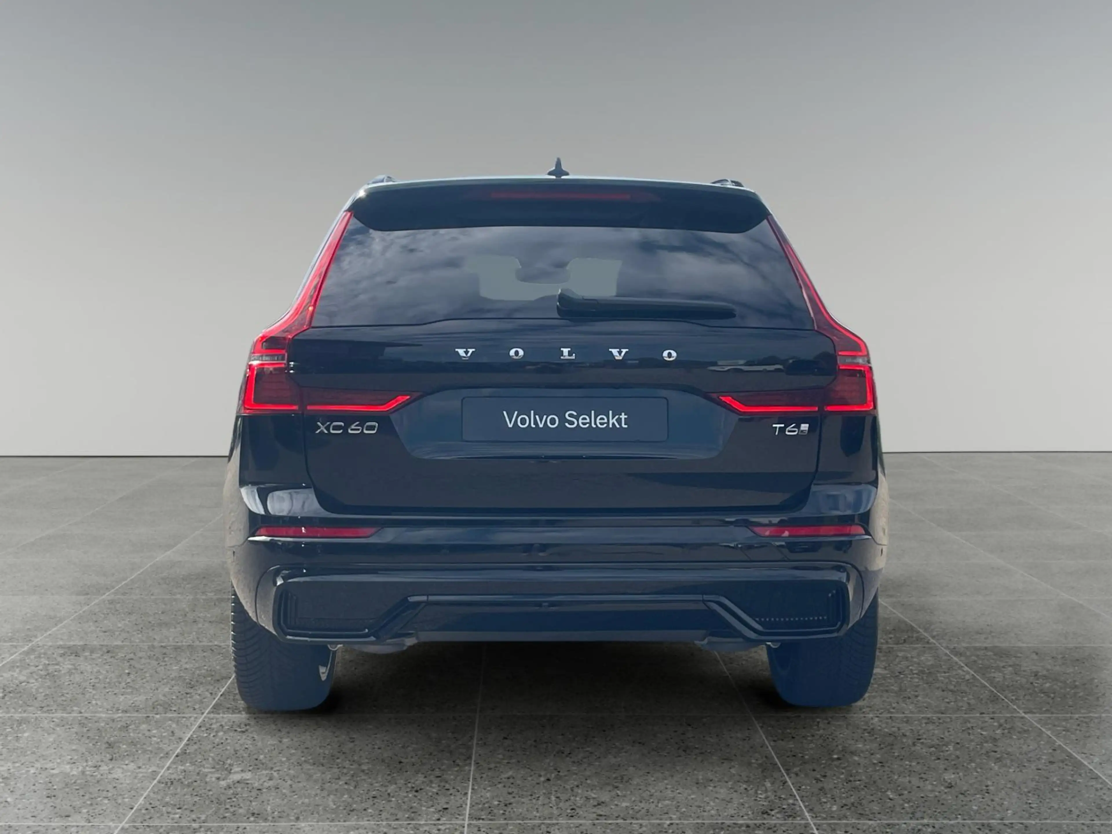Volvo XC60 2.0 T6 Plug-in hybrid AWD Ultra Dark — photo 5