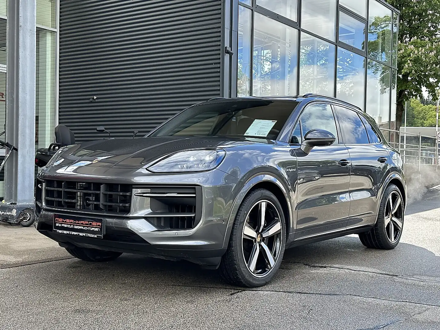 Porsche Cayenne III E-Hybrid Black Edition Aut. Grau - 2