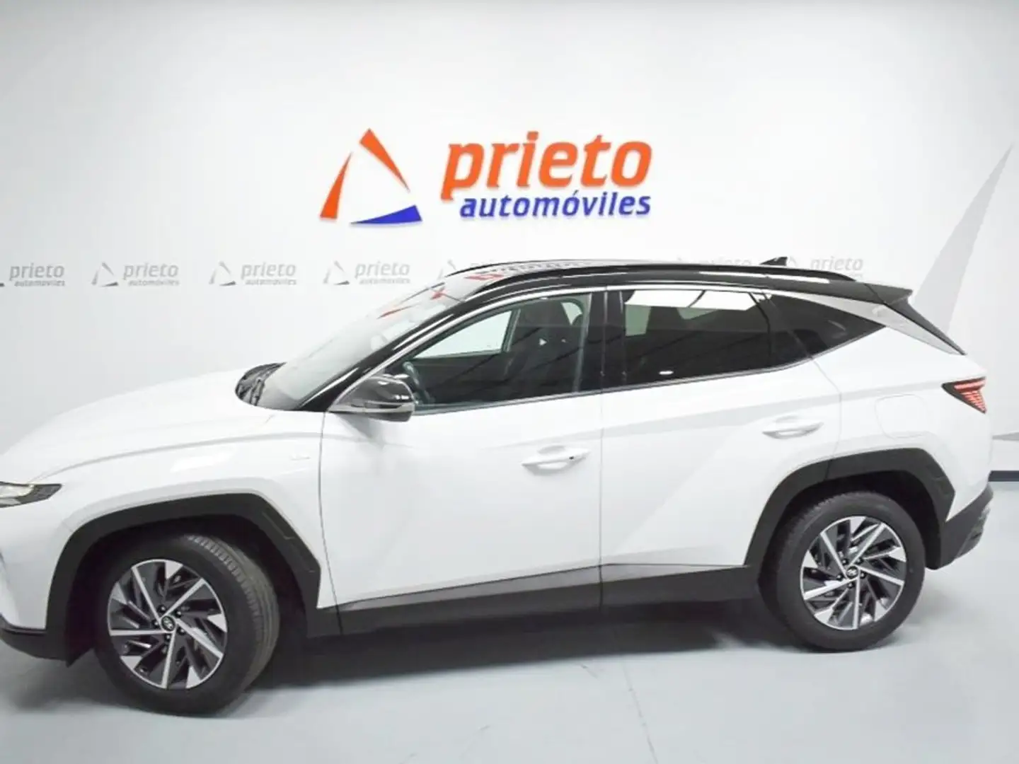Hyundai TUCSON 1.6 CRDI 100kW 136CV 48V Tecno DCT 2C Blanco - 2