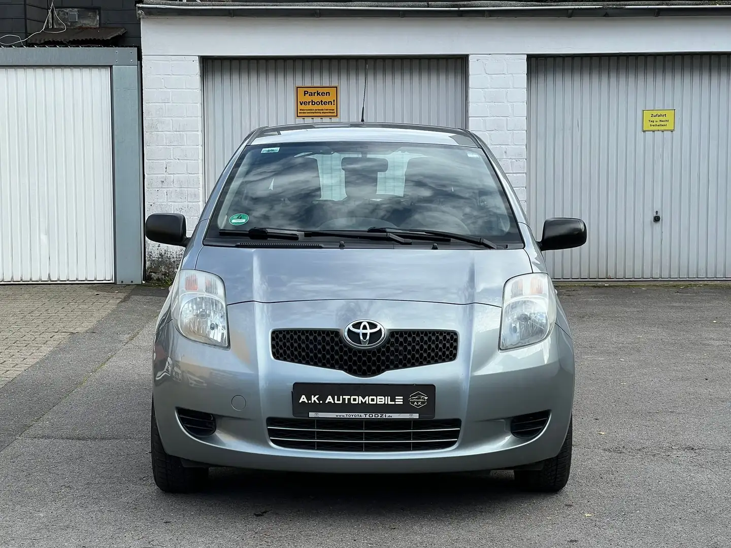 Toyota Yaris Cool 1.0*Klima*8-Fach*Export* Gris - 2