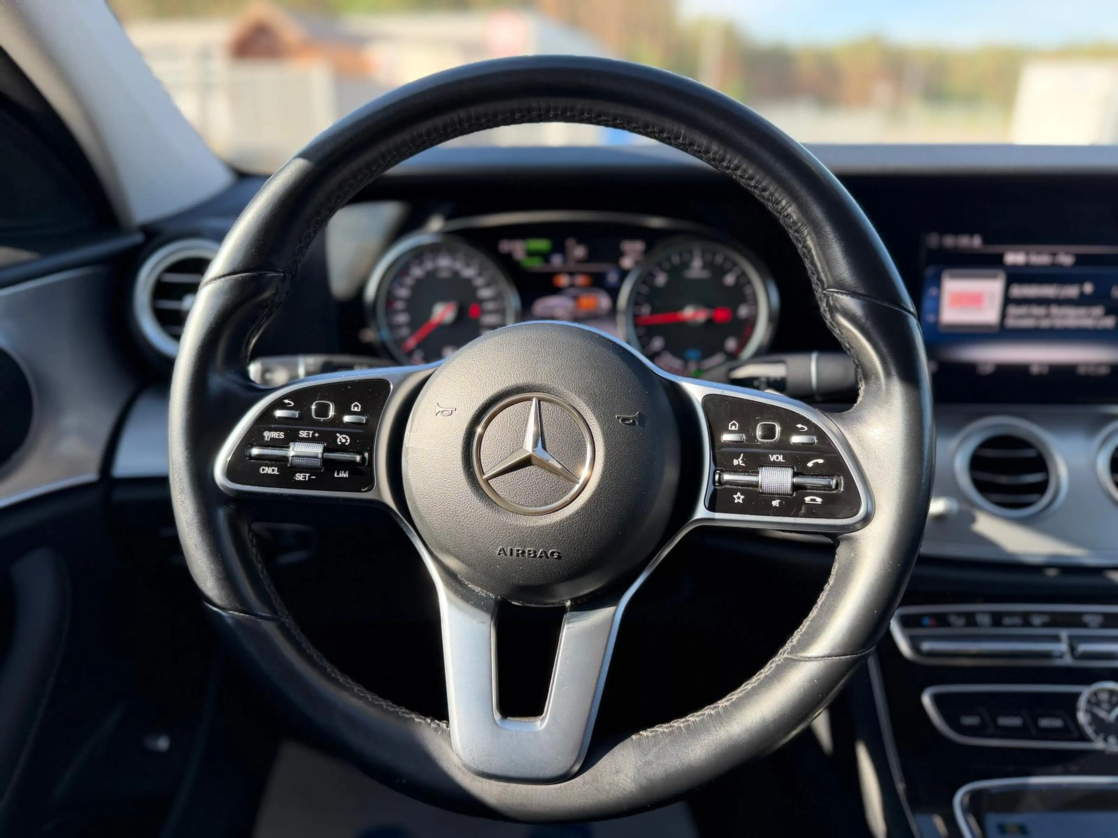 Mercedes-Benz E 300 de LED/Kamera/Totwinkel/Sitzheizung — photo 10