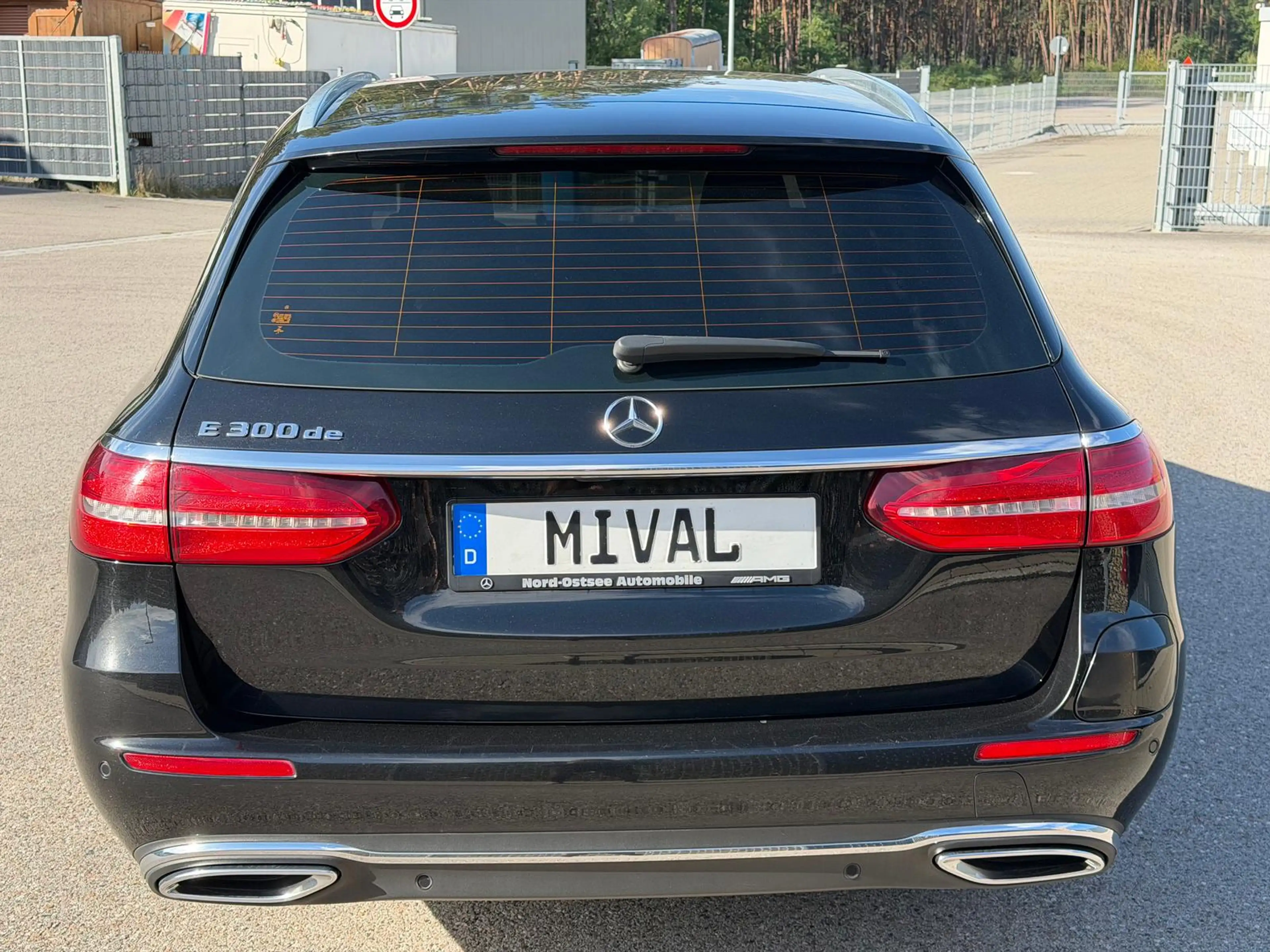 Mercedes-Benz E 300 de LED/Kamera/Totwinkel/Sitzheizung — photo 6