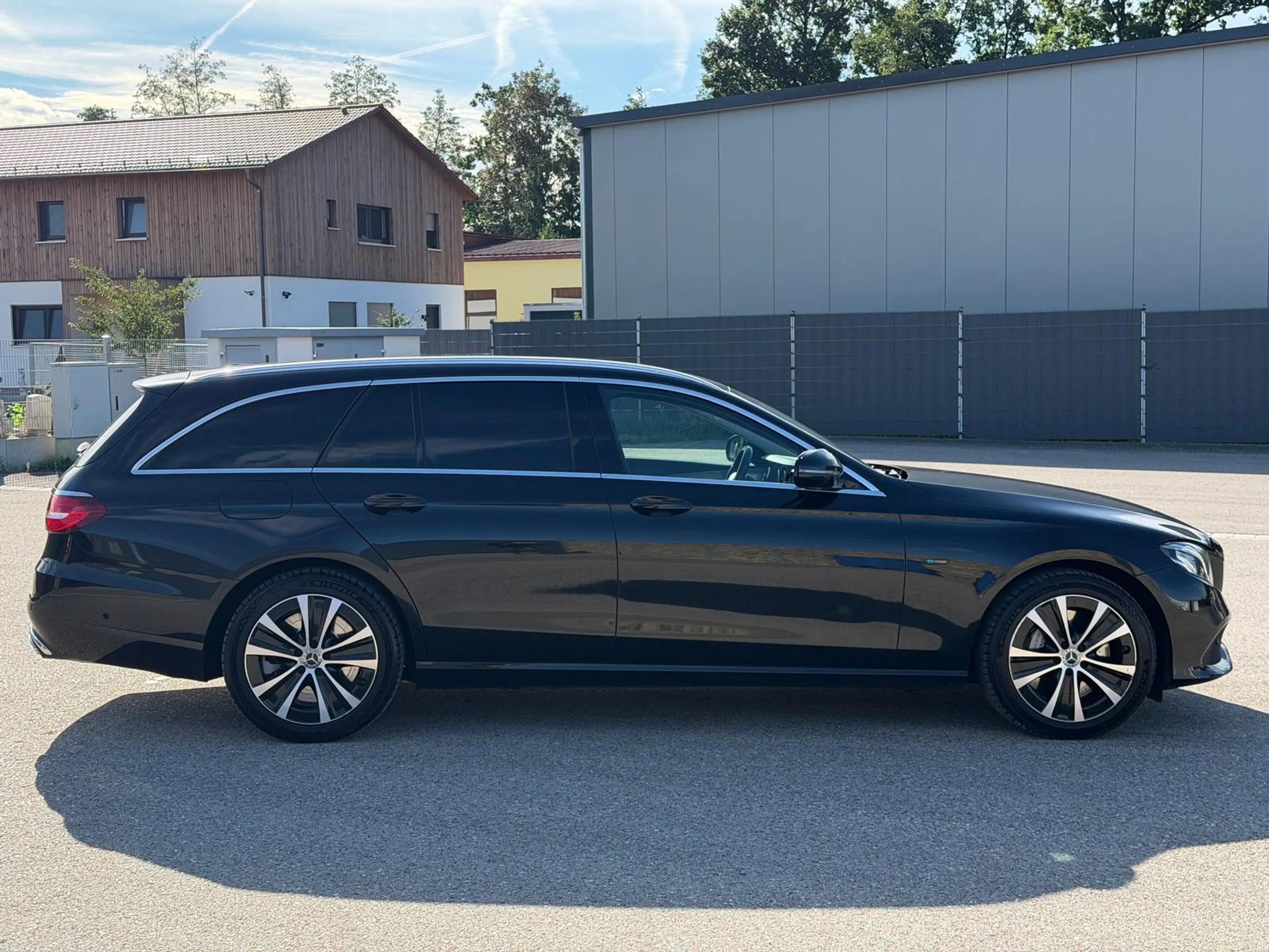 Mercedes-Benz E 300 de LED/Kamera/Totwinkel/Sitzheizung — photo 8