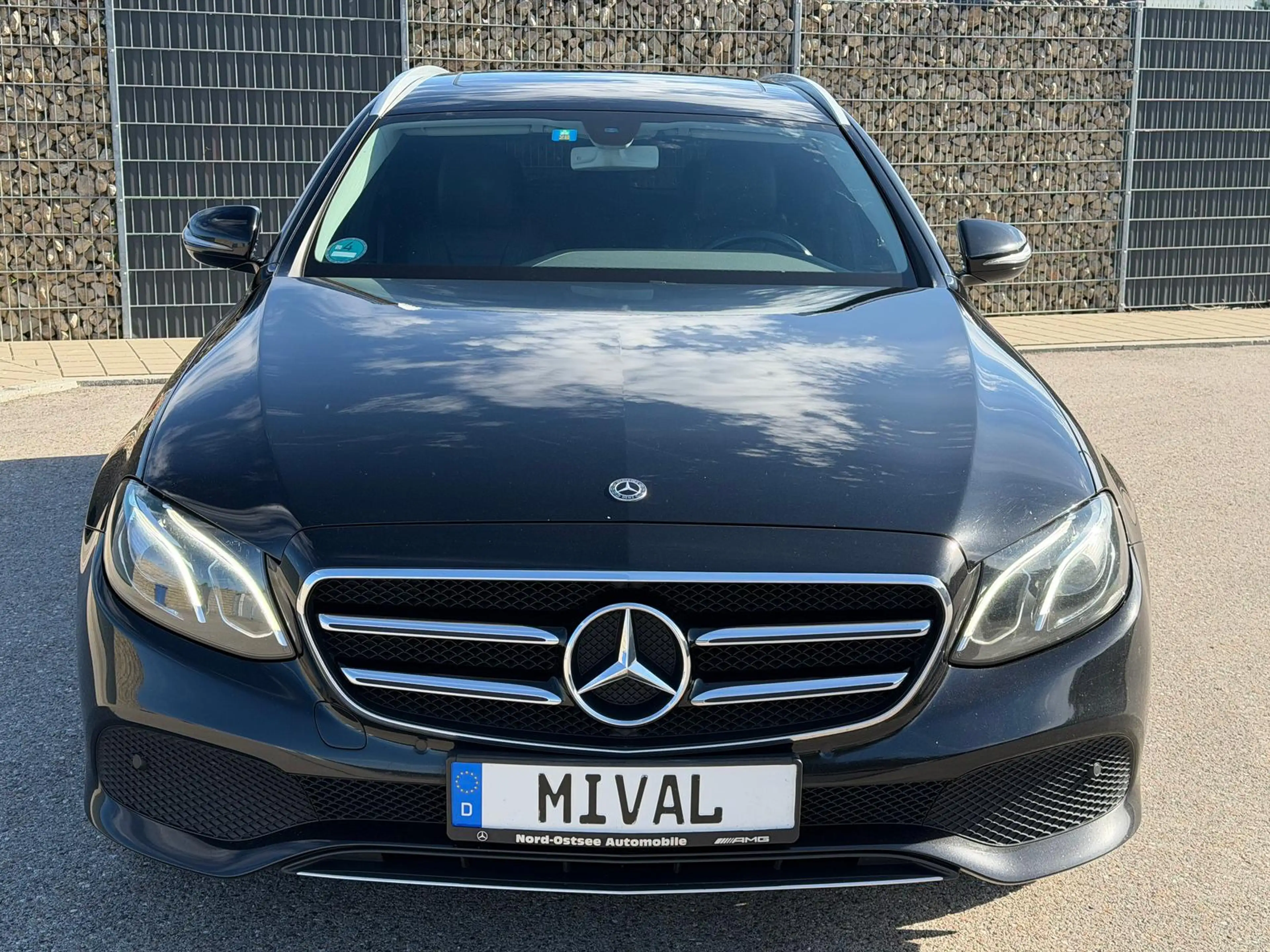 Mercedes-Benz E 300 de LED/Kamera/Totwinkel/Sitzheizung — photo 2