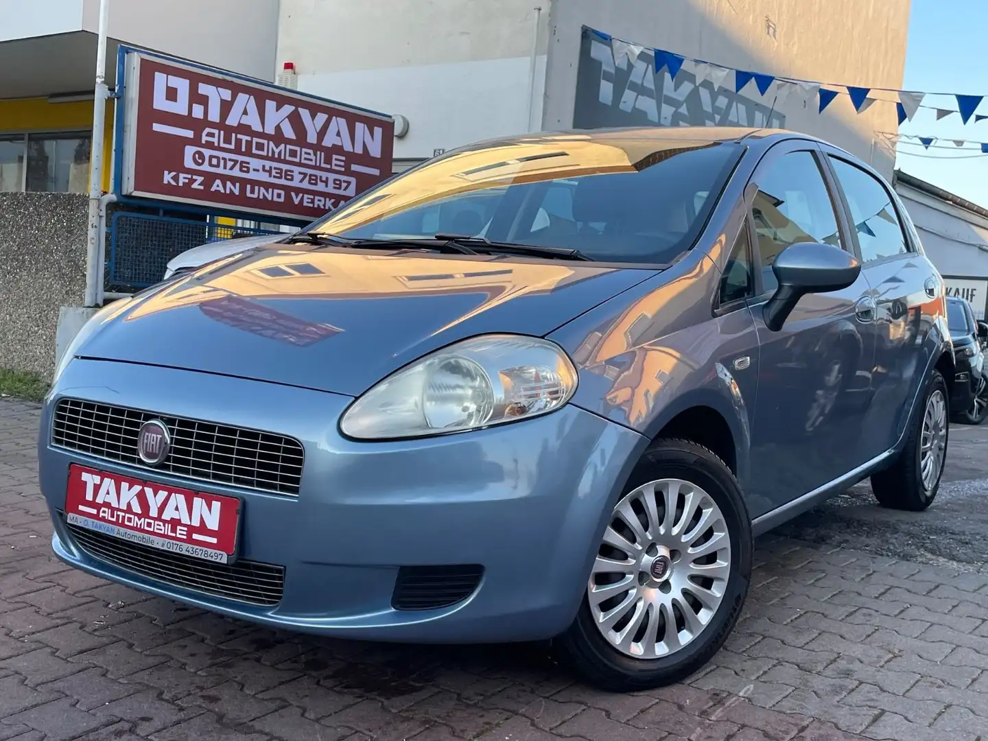 Fiat Grande Punto 1.4 8V Dynamic Blau - 2