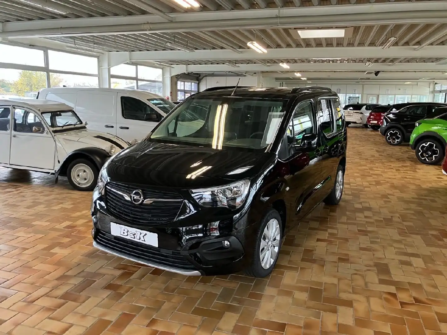 Opel Combo-e Life - e Ultimate Чорний - 1
