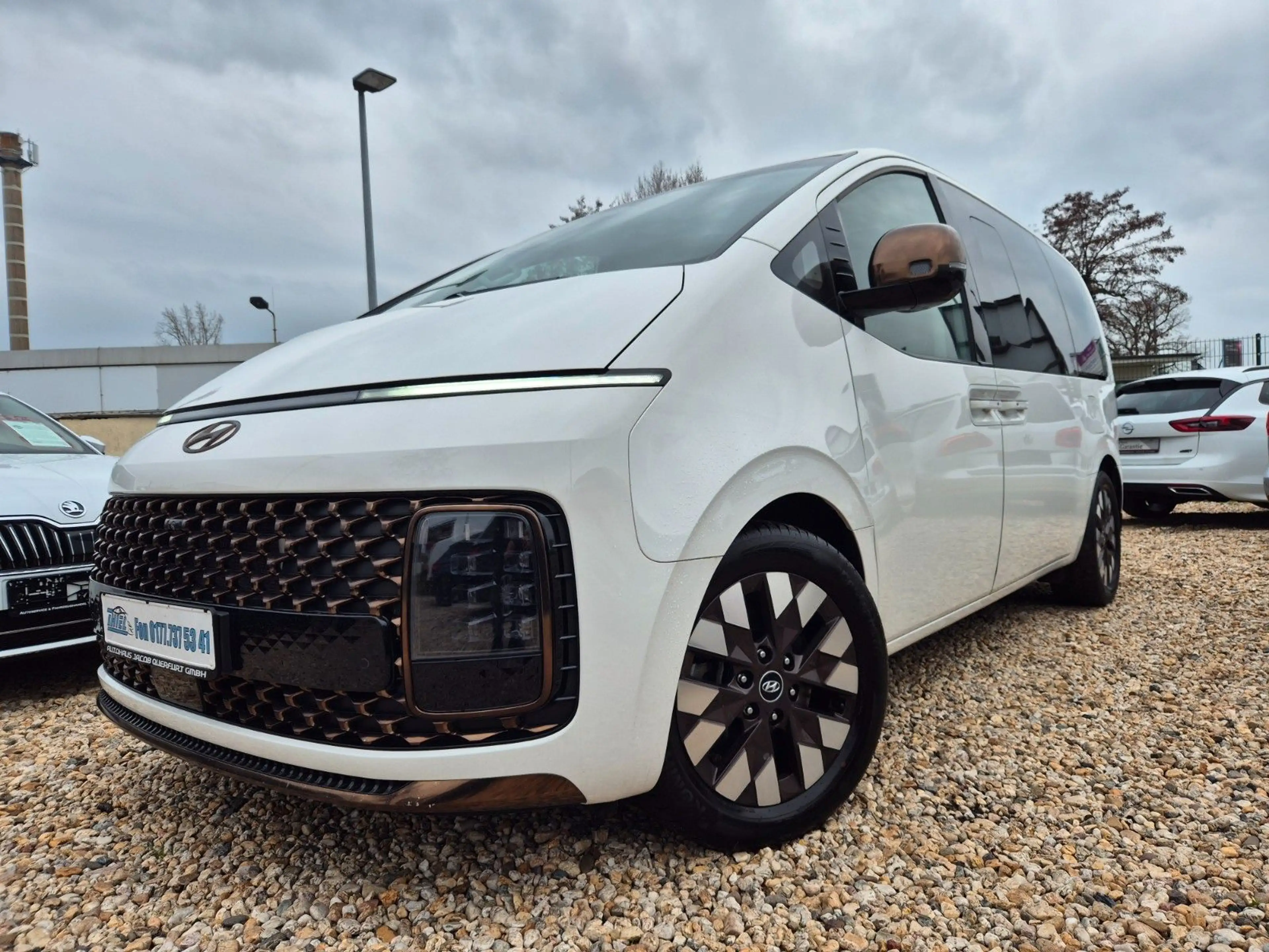 Hyundai STARIA Signature 2WD — photo 10