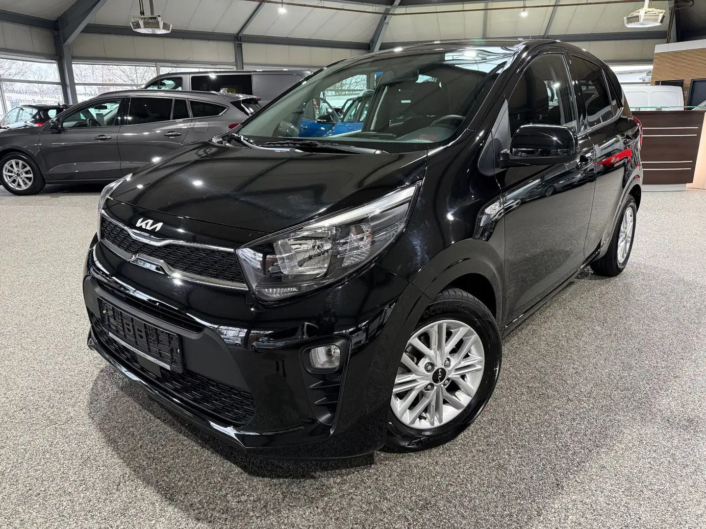Kia Picanto 1.2i Dream Team Winter DAB Klima 15tkm Schwarz - 1