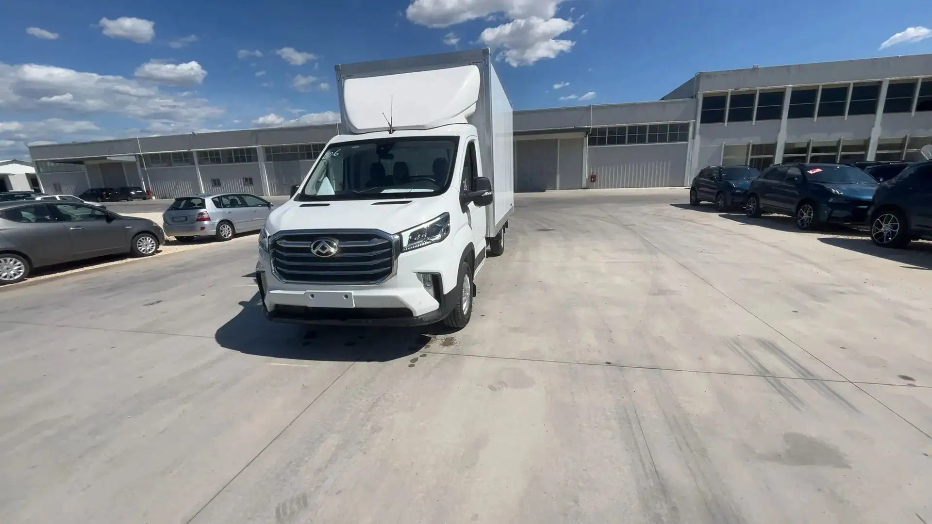 Maxus Deliver 9 Deliver 9 L3 rwd R.Sing Furgonat. Allum. Fehér - 1