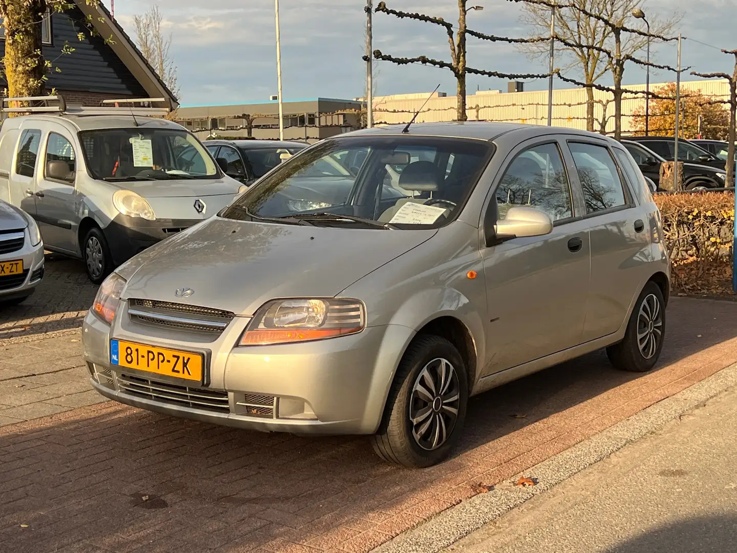 Daewoo Kalos 1.4 Style *TREKHAAK| AIRCO Gris - 2