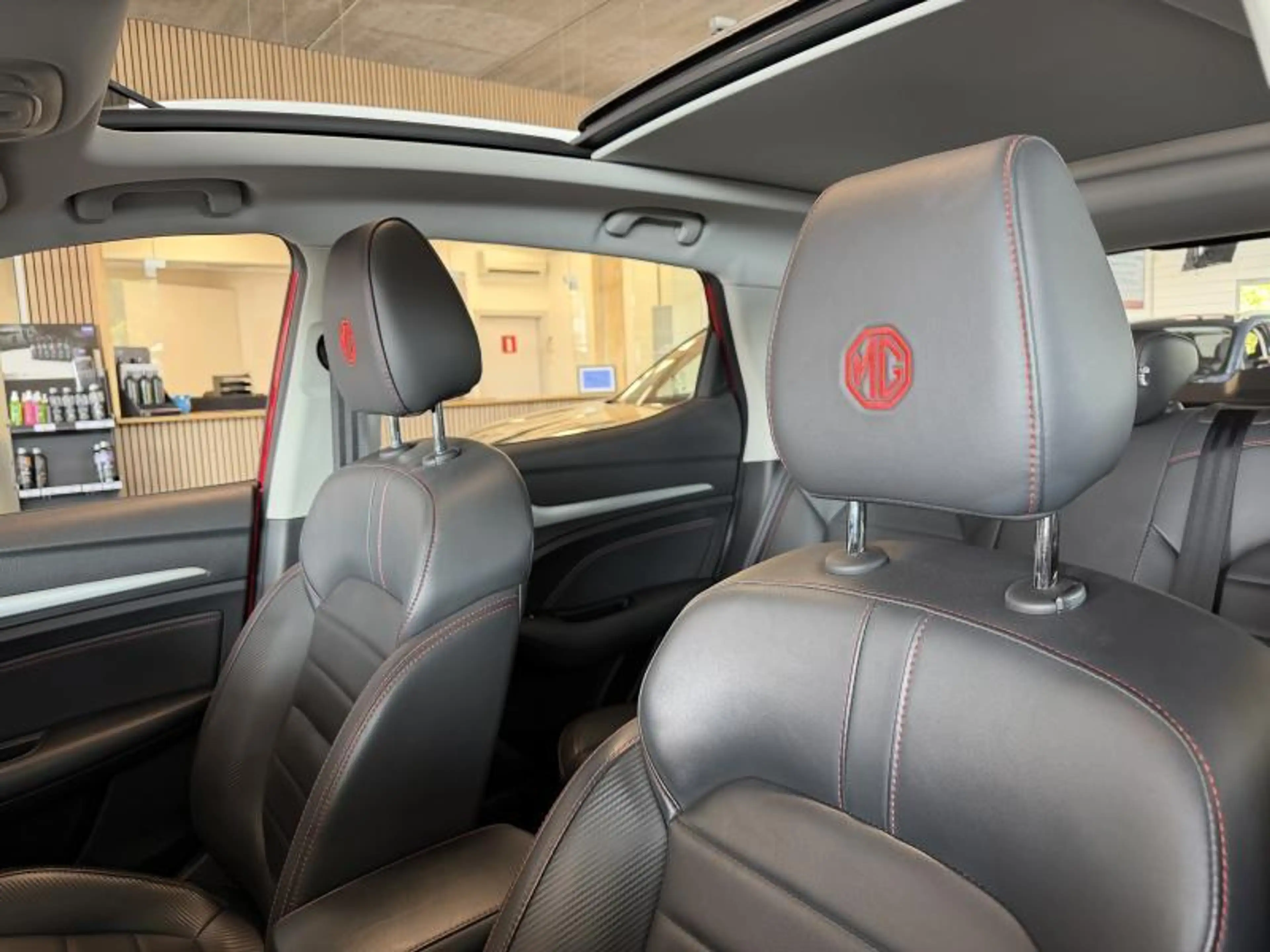 MG ZS 1.0T-GDi Luxury | FULL OPTION! — photo 13
