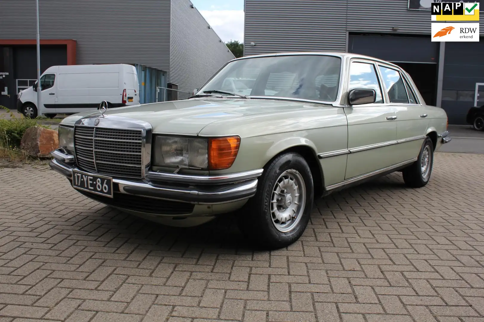 Mercedes-Benz S 450 SEL 6.9 V8 Vert - 1