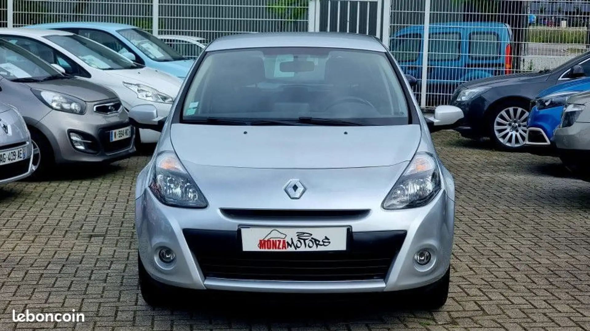 Renault Clio III 1.5 DCI 90CH DYNAMIQUE TOMTOM 5P Gris - 2