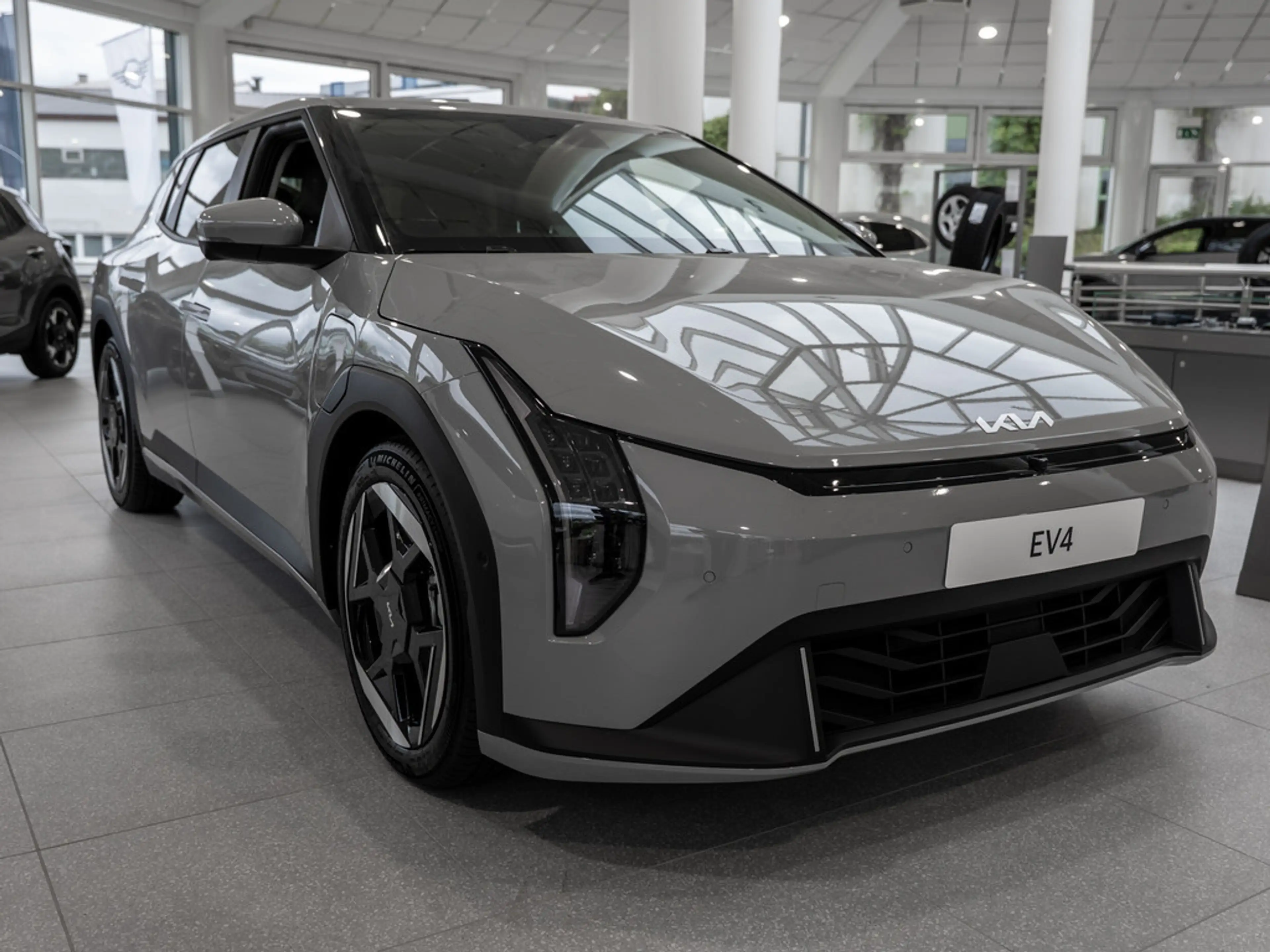 Kia EV4 Earth 360° ACC NAVI H/K KAMERA SHZ PDC — photo 4