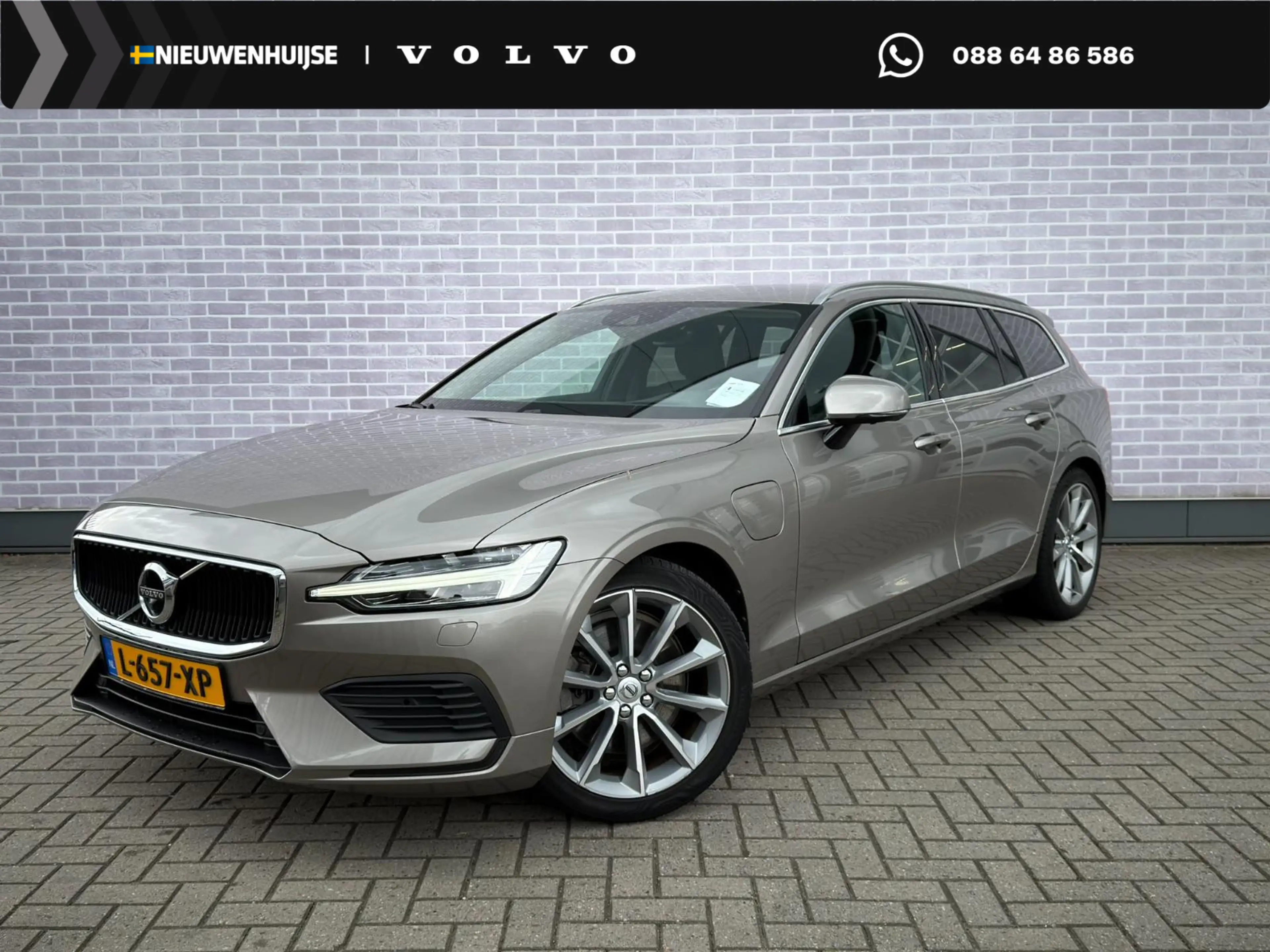 Volvo V60 2.0 T6 Twin Engine AWD Momentum Pro | Stoel/stuurv