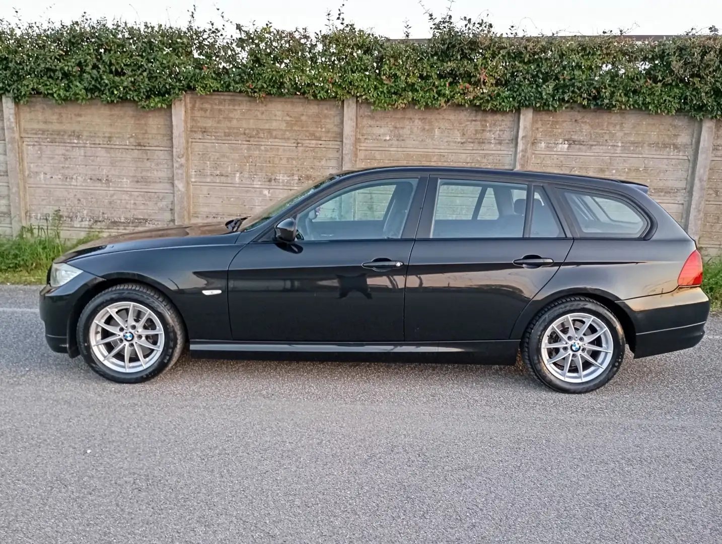 BMW 318 Serie 3 E91 Touring 318d 2.0 Msport 143cv Nero - 2