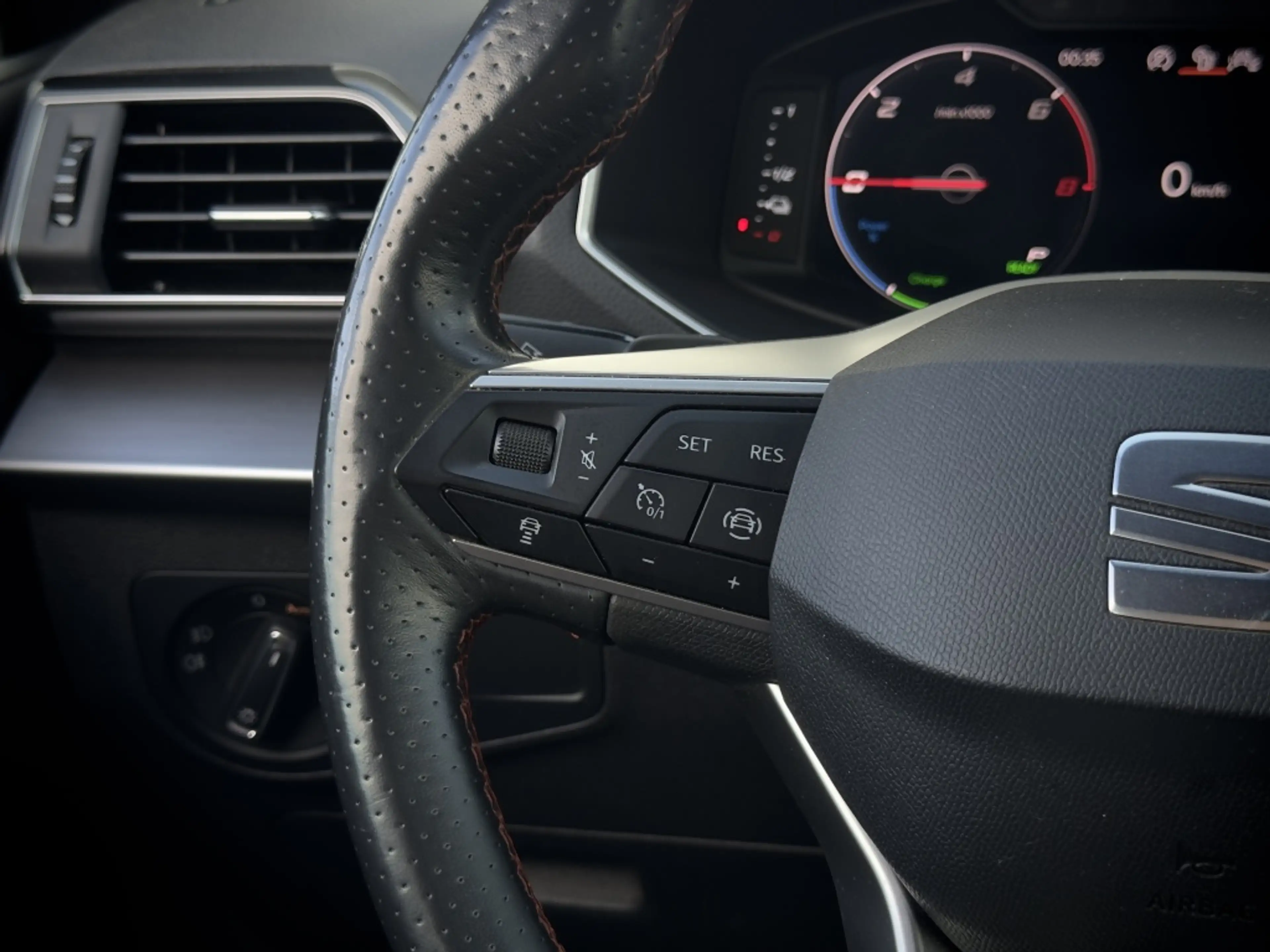 SEAT Tarraco | FR e-Hybrid | SOH 96% | Adaptive Cruise | Trekha — photo 40