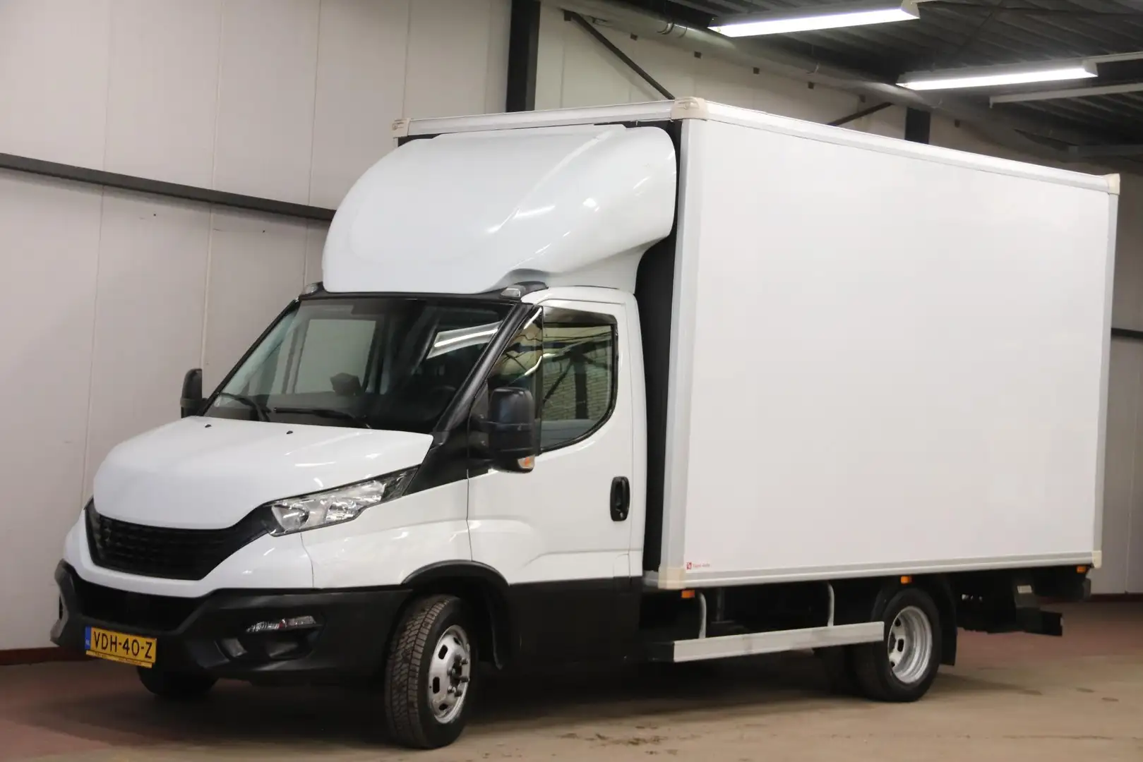 Iveco Daily 35C16 BAKWAGEN LAADKLEP ZIJDEUR Trekhaak 3500KG Wit - 1