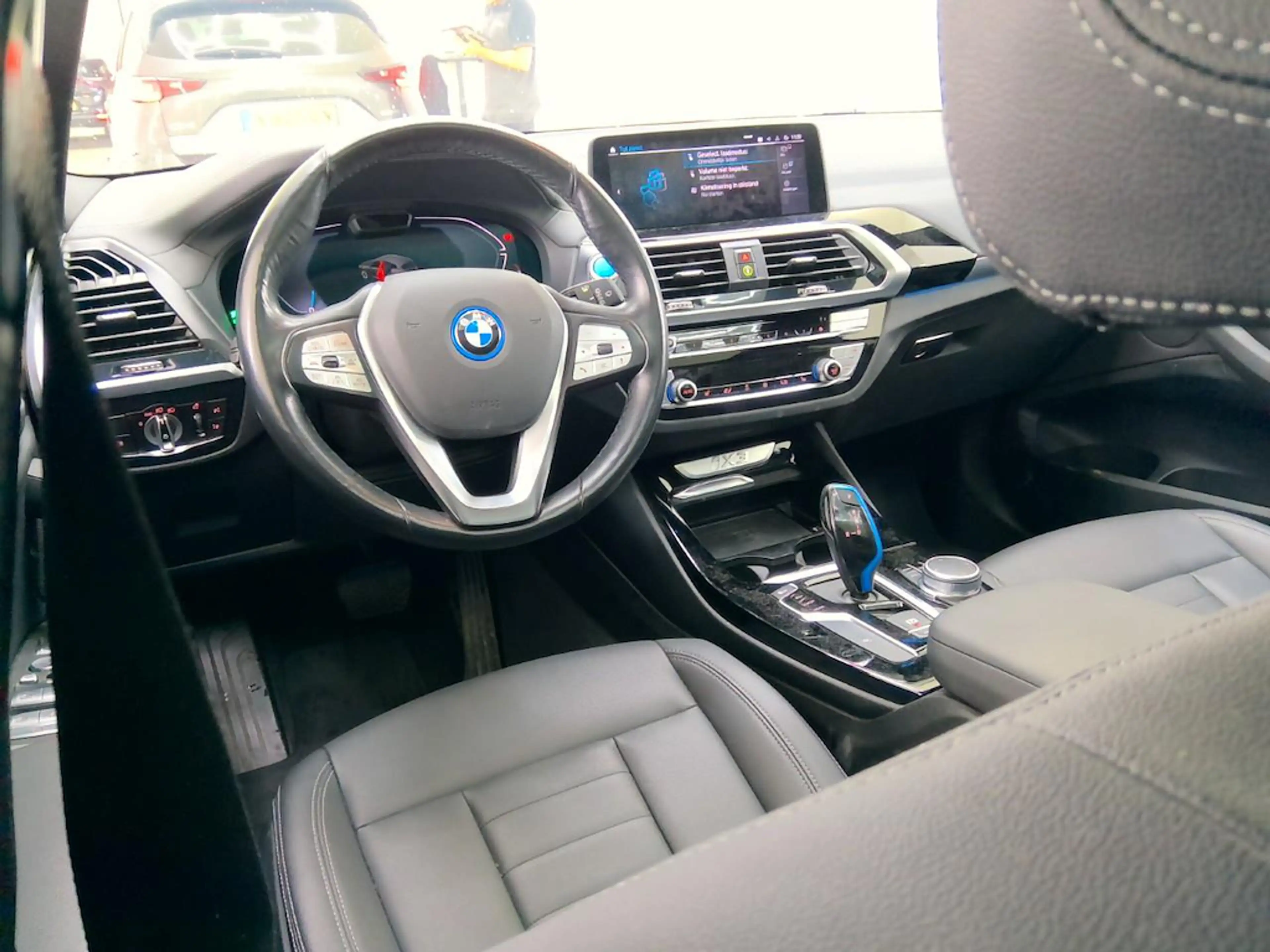 BMW iX3 Executive 80 kWh SOH 96% 3 Fase [trekhaak Panorama — photo 12