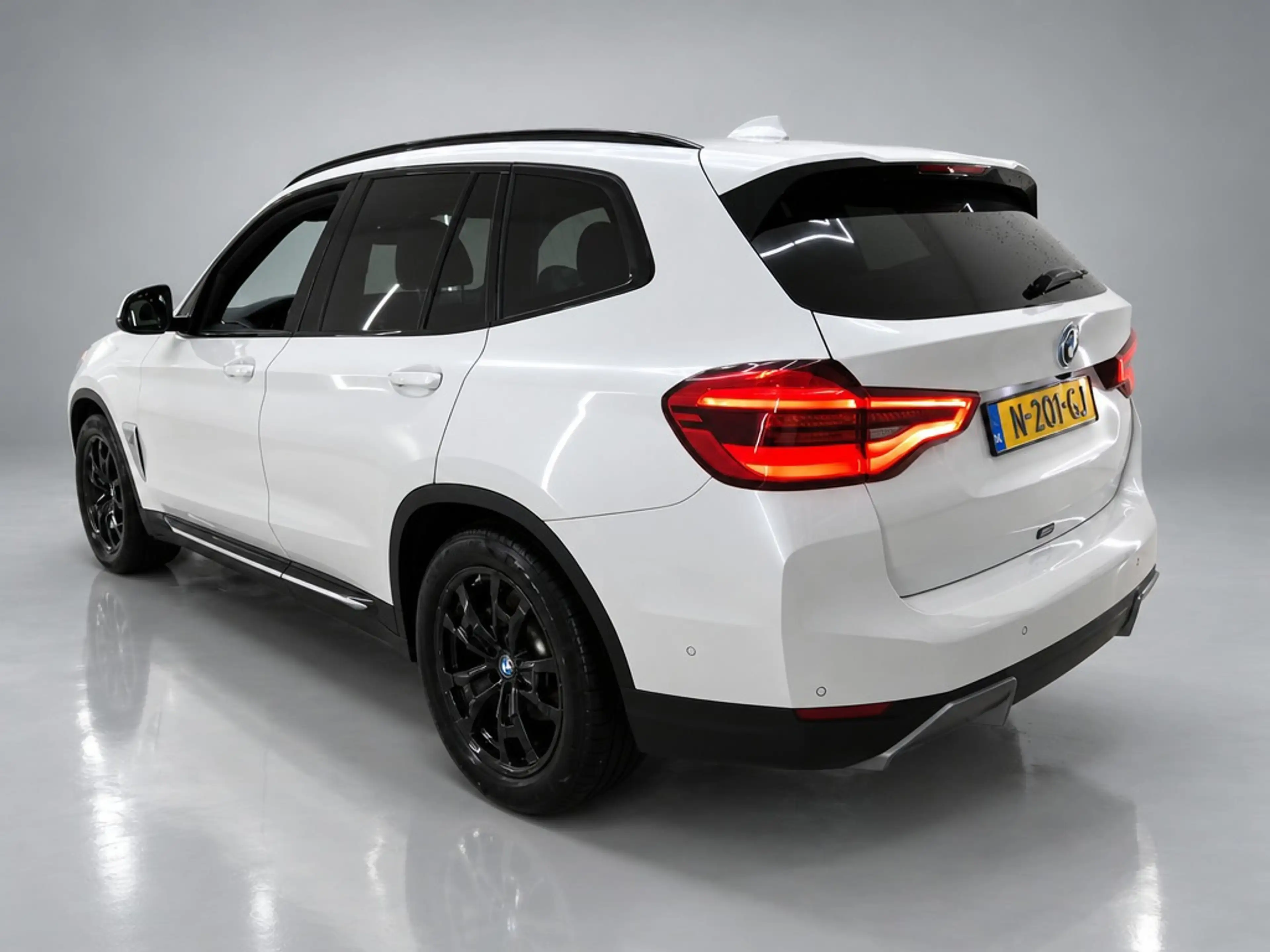 BMW iX3 Executive 80 kWh SOH 96% 3 Fase [trekhaak Panorama — photo 5