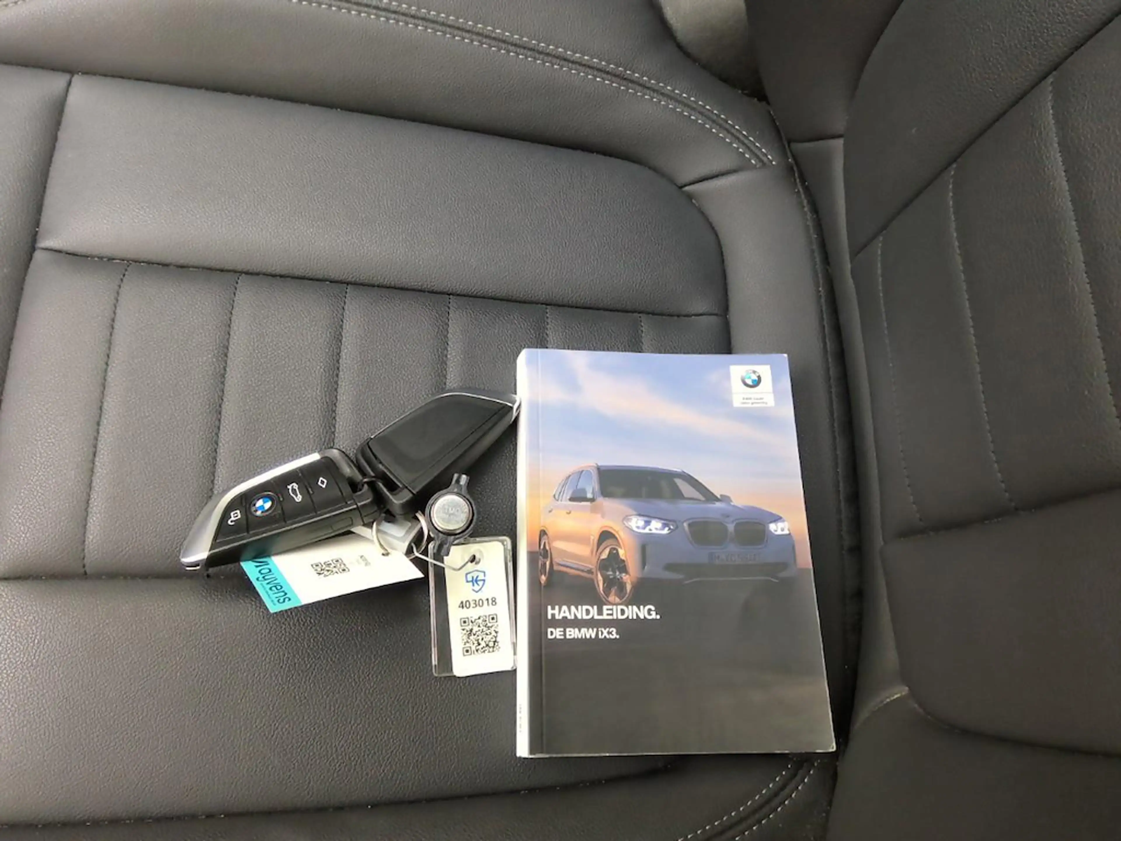 BMW iX3 Executive 80 kWh SOH 96% 3 Fase [trekhaak Panorama — photo 15