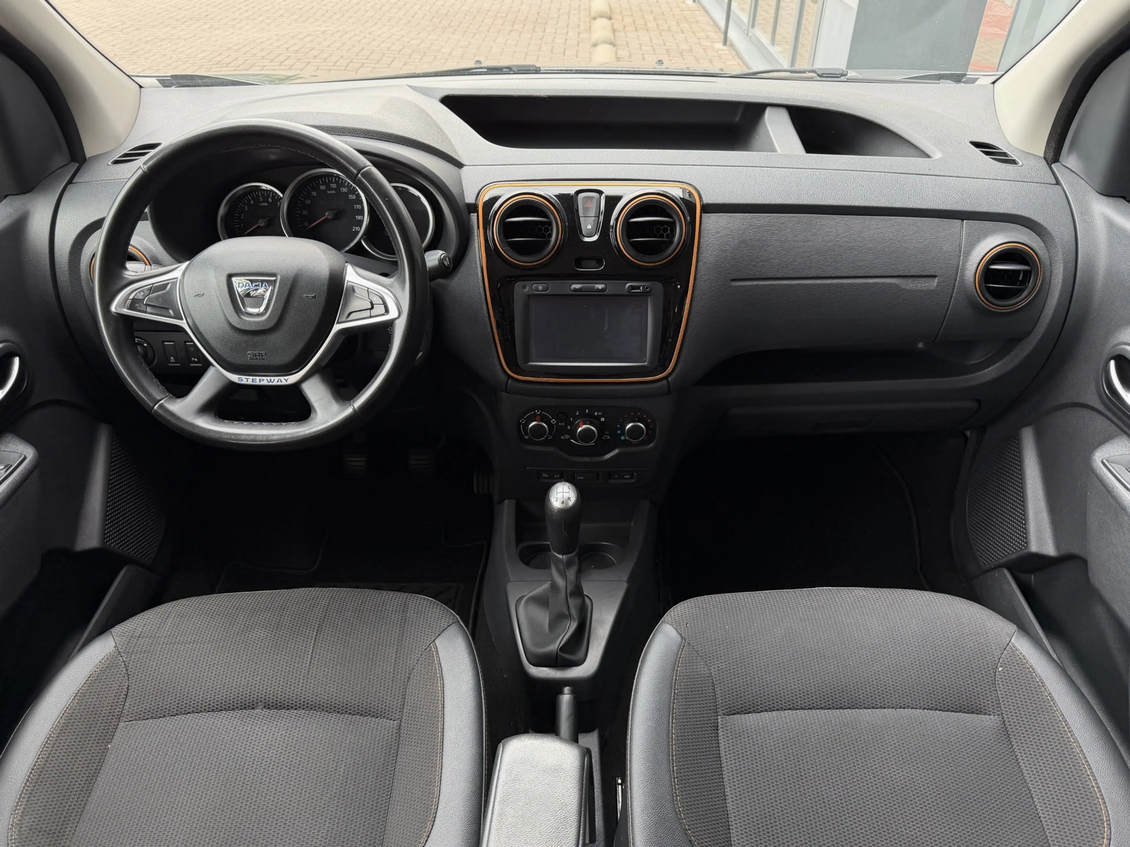 Dacia Dokker 1.2 TCe S&S Série Limitée Stepway APK!/NAVI!/ — photo 11