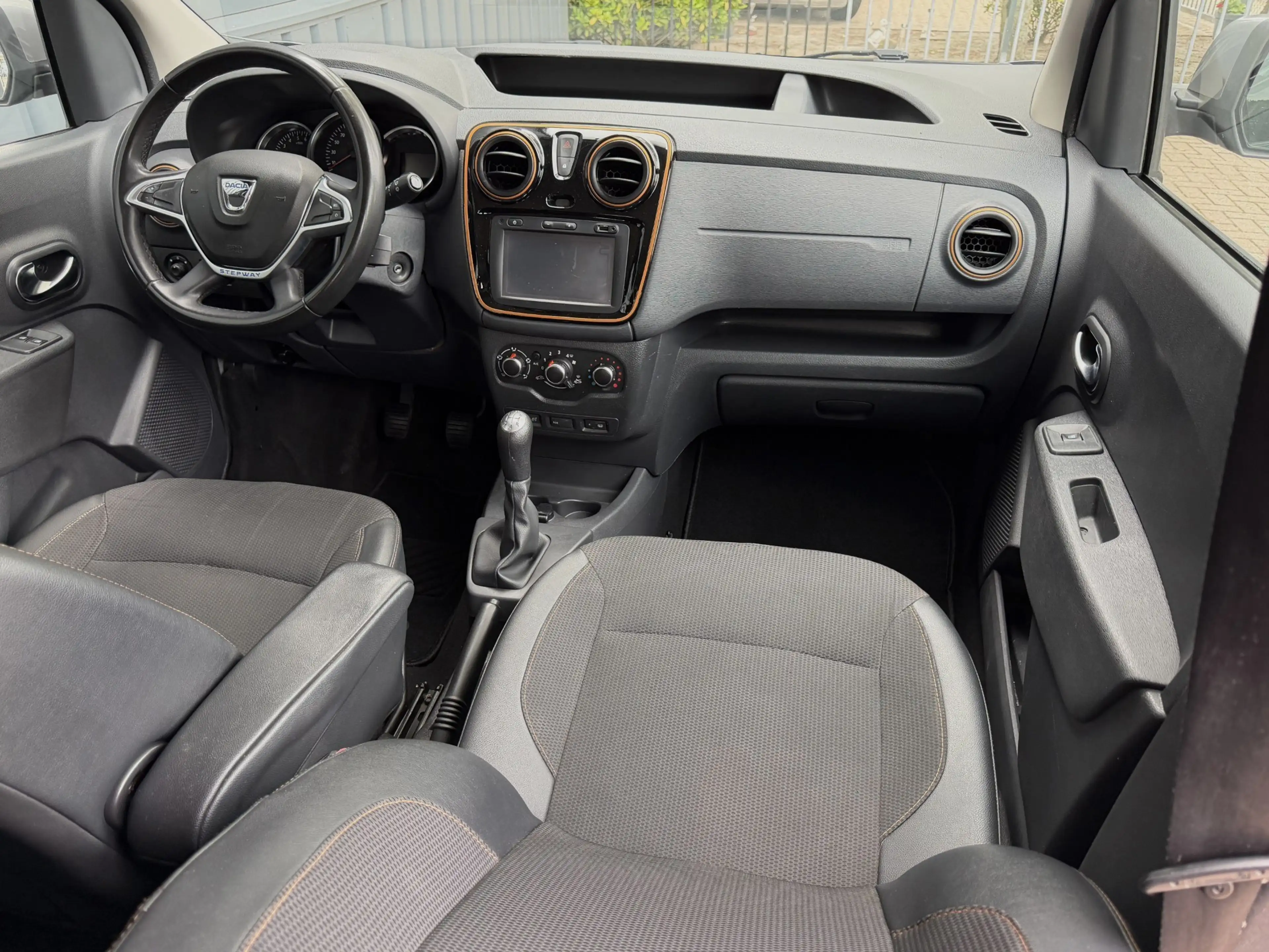 Dacia Dokker 1.2 TCe S&S Série Limitée Stepway APK!/NAVI!/ — photo 16
