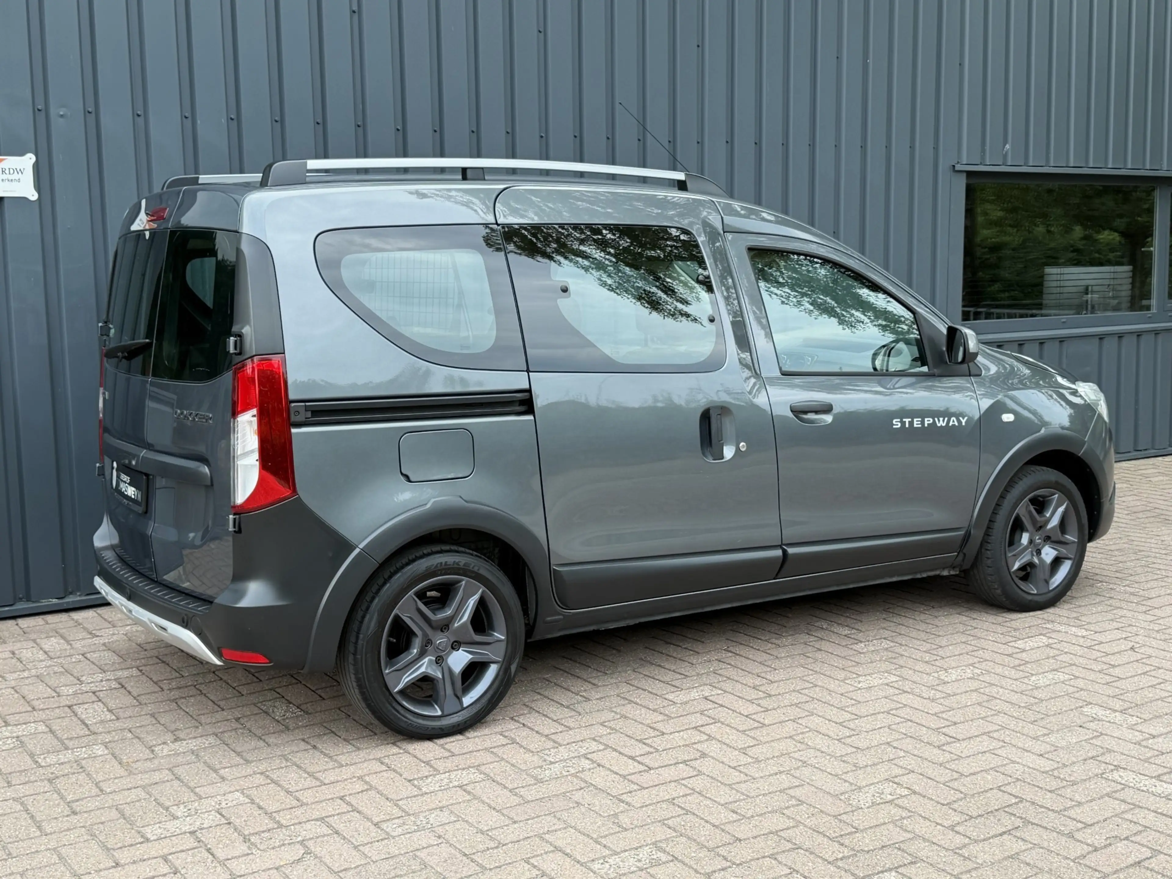 Dacia Dokker 1.2 TCe S&S Série Limitée Stepway APK!/NAVI!/ — photo 4