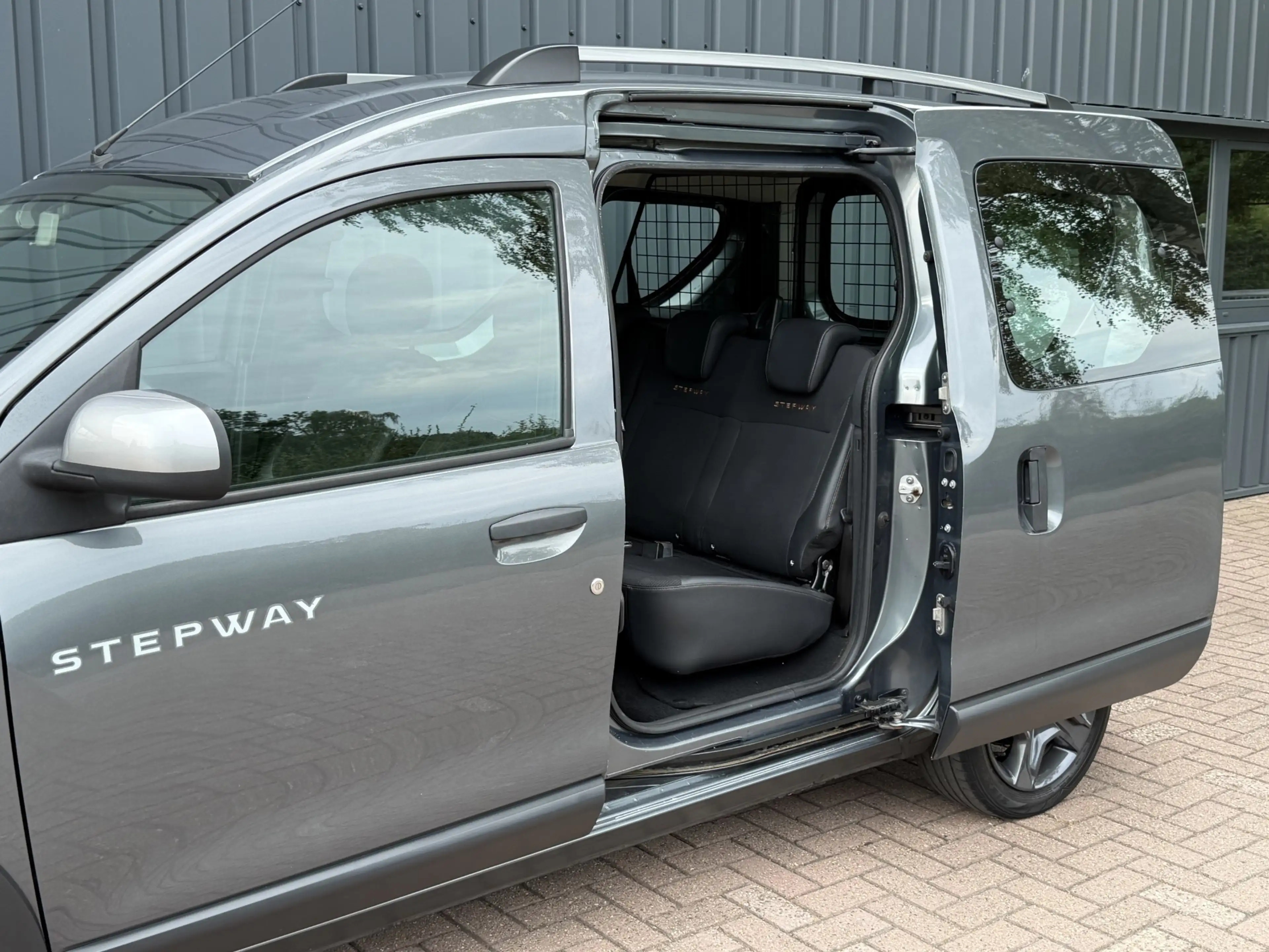 Dacia Dokker 1.2 TCe S&S Série Limitée Stepway APK!/NAVI!/ — photo 5