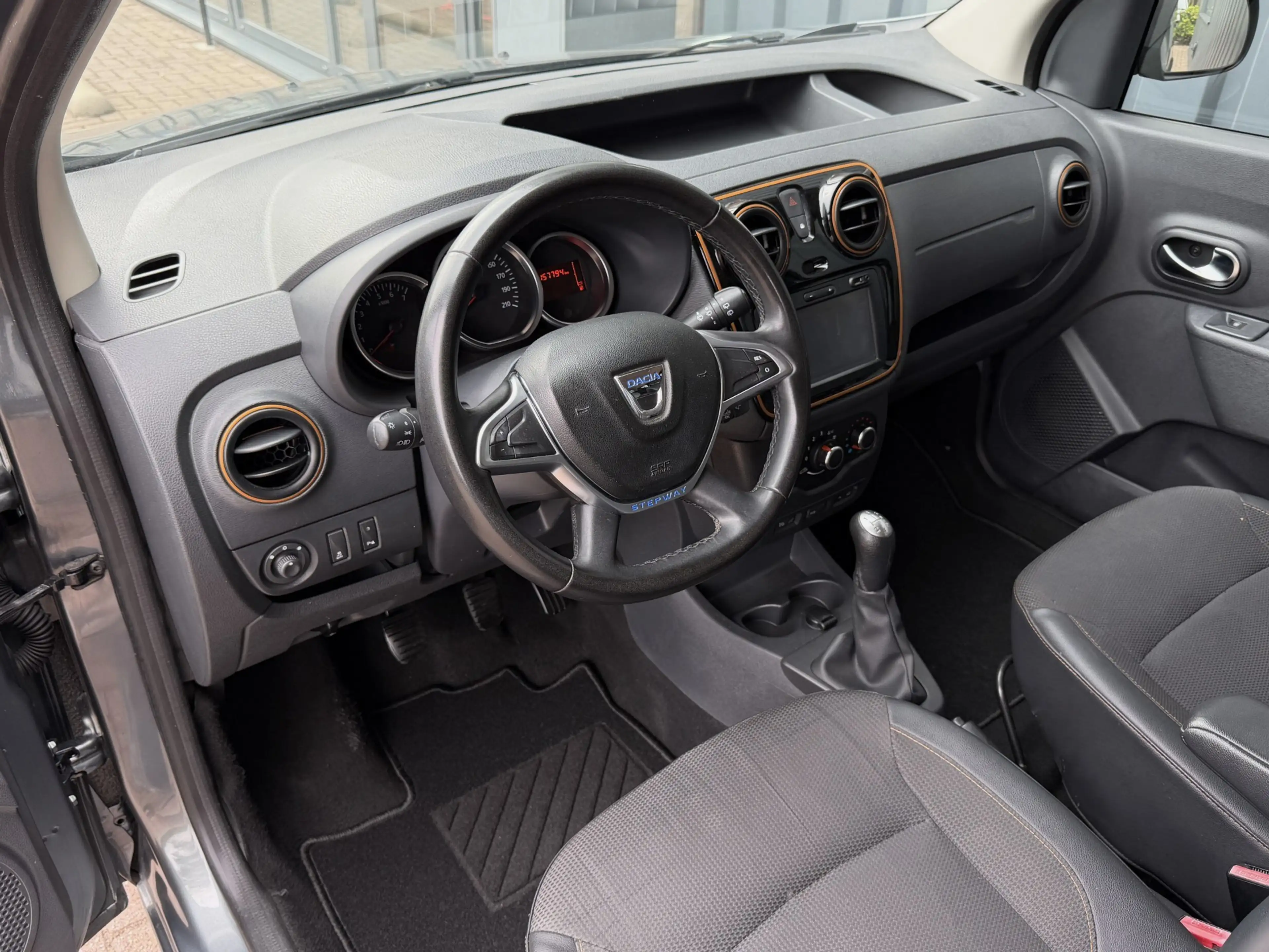 Dacia Dokker 1.2 TCe S&S Série Limitée Stepway APK!/NAVI!/ — photo 9