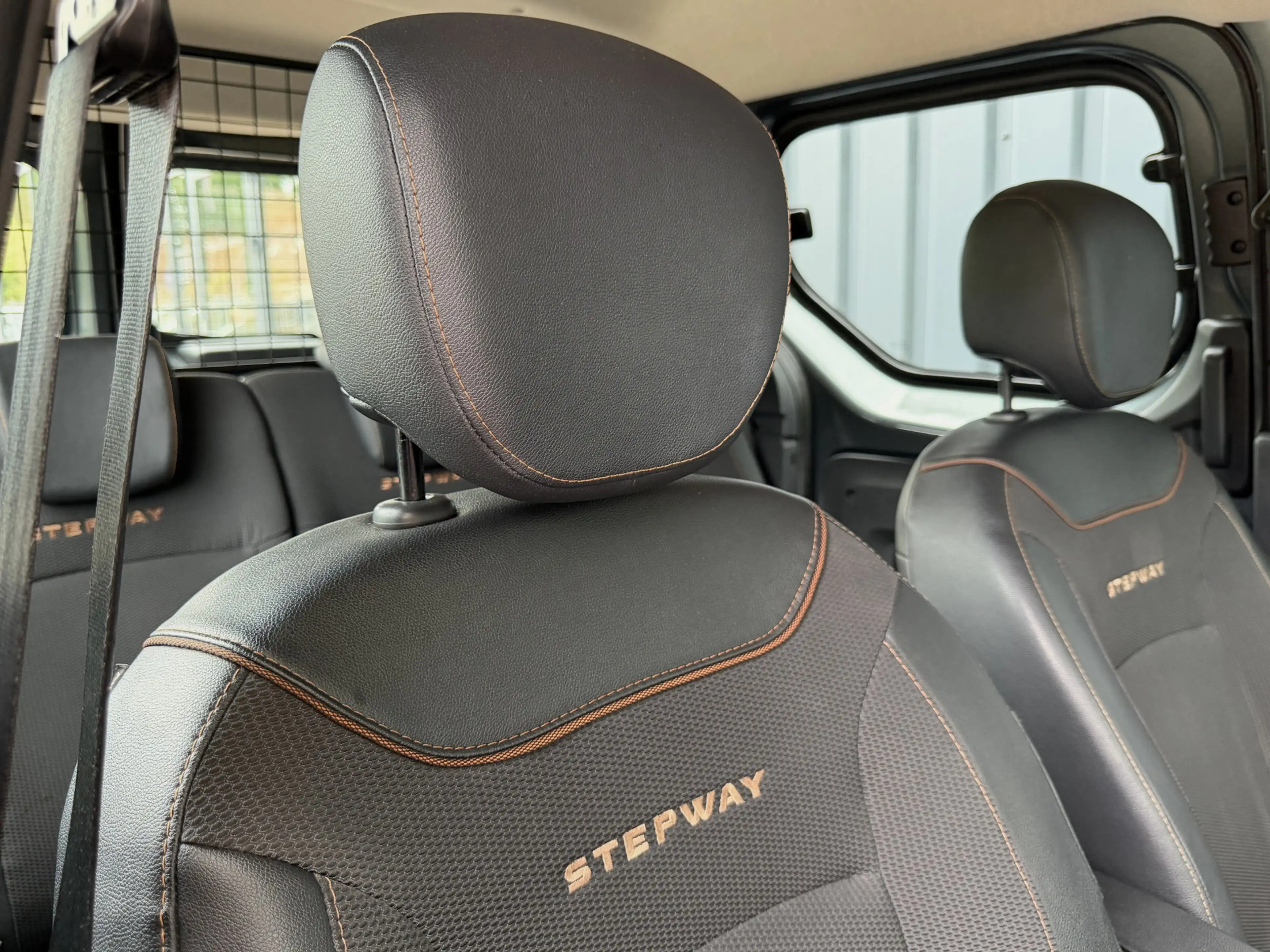 Dacia Dokker 1.2 TCe S&S Série Limitée Stepway APK!/NAVI!/ — photo 15