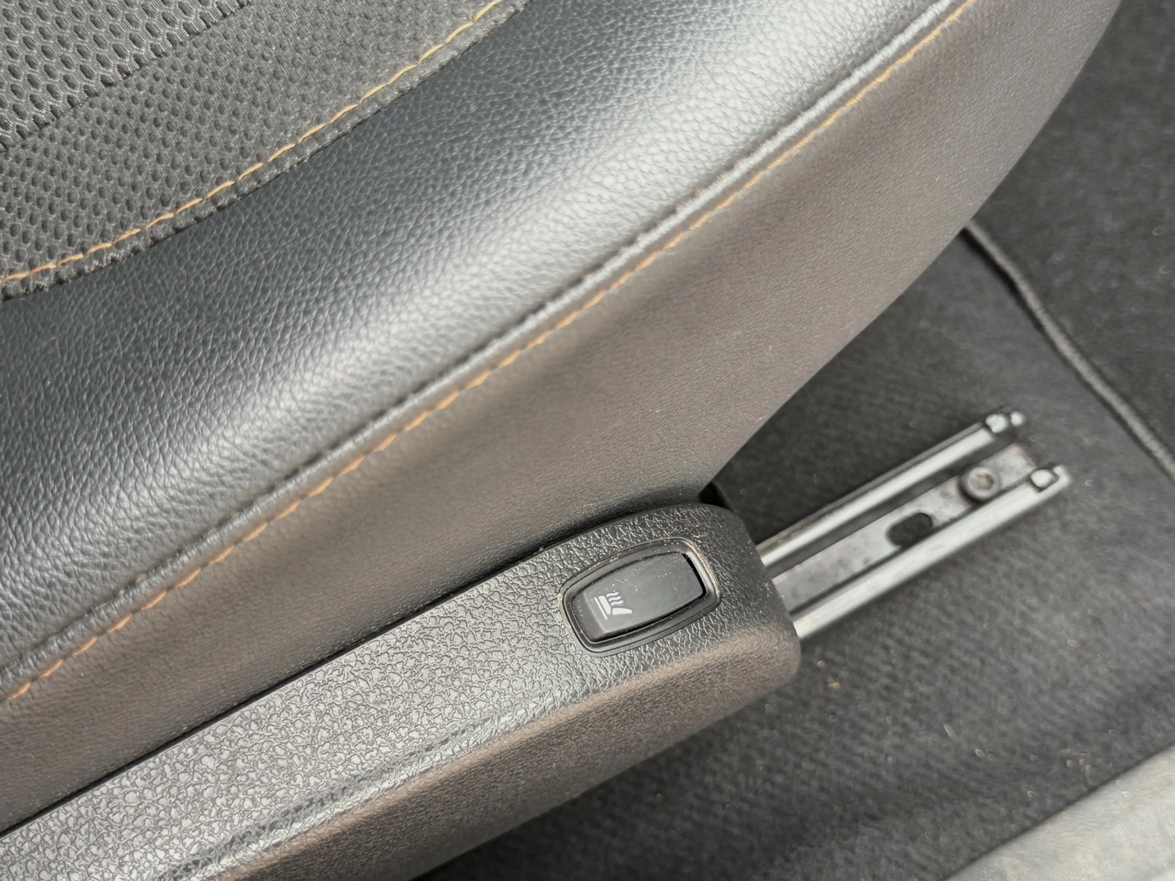 Dacia Dokker 1.2 TCe S&S Série Limitée Stepway APK!/NAVI!/ — photo 14