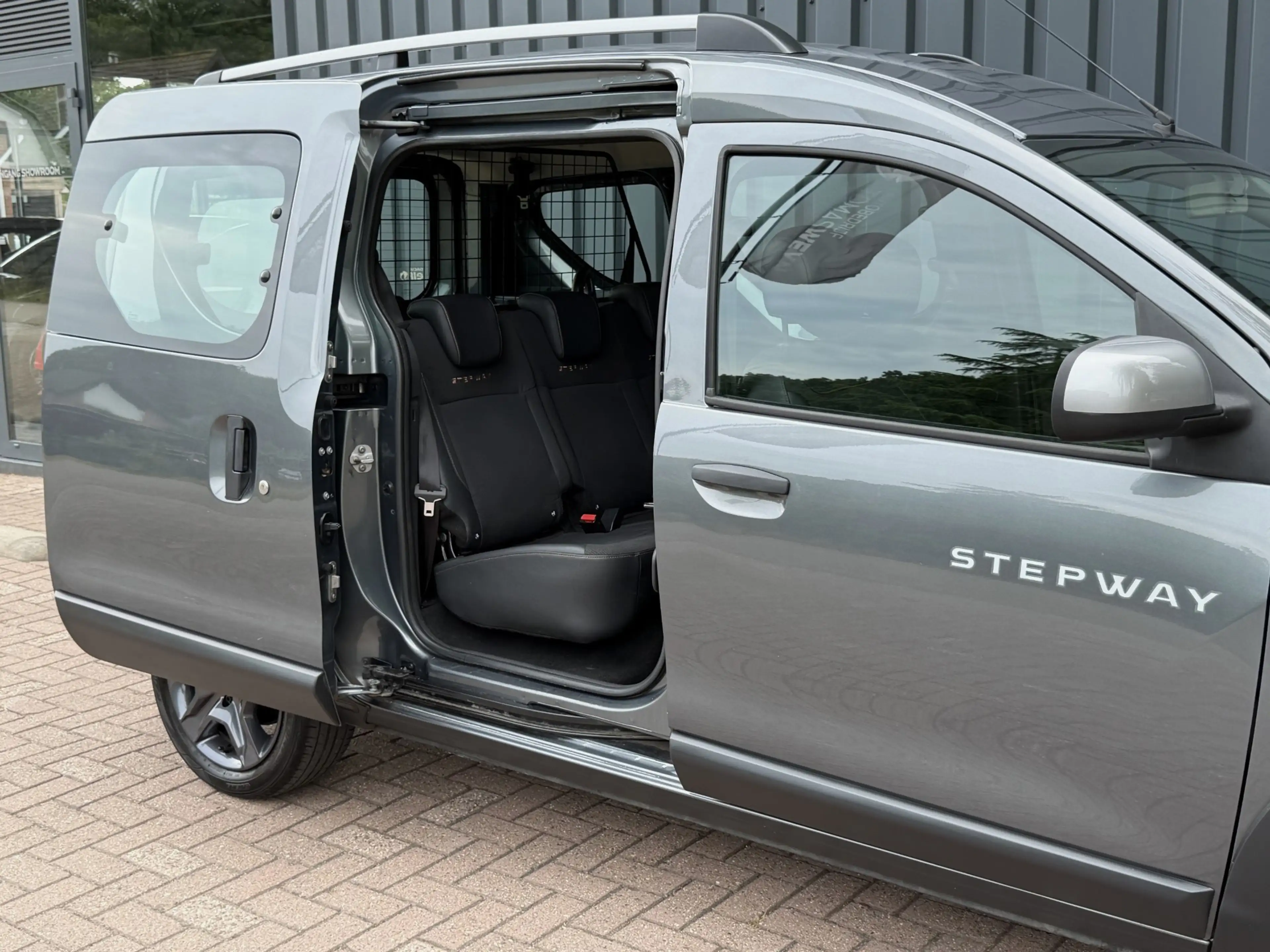 Dacia Dokker 1.2 TCe S&S Série Limitée Stepway APK!/NAVI!/ — photo 6