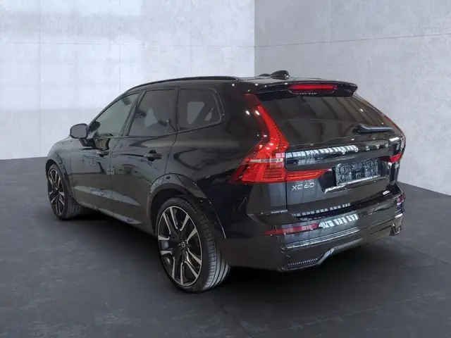 Volvo XC60 view 5