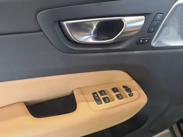 Volvo XC60 view 9