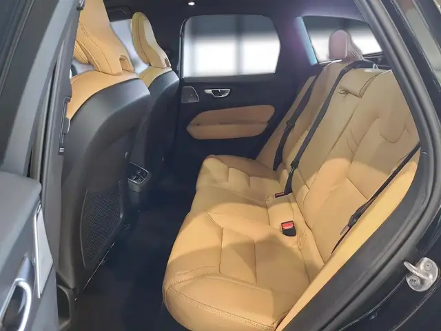 Volvo XC60 view 15