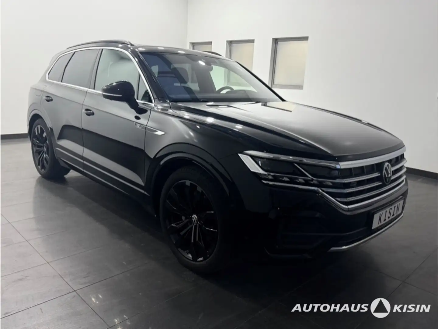 Volkswagen Touareg R-Line 3.0 V6 TDI /HUD/Panor/StdH/Matrtix. Чёрный - 2