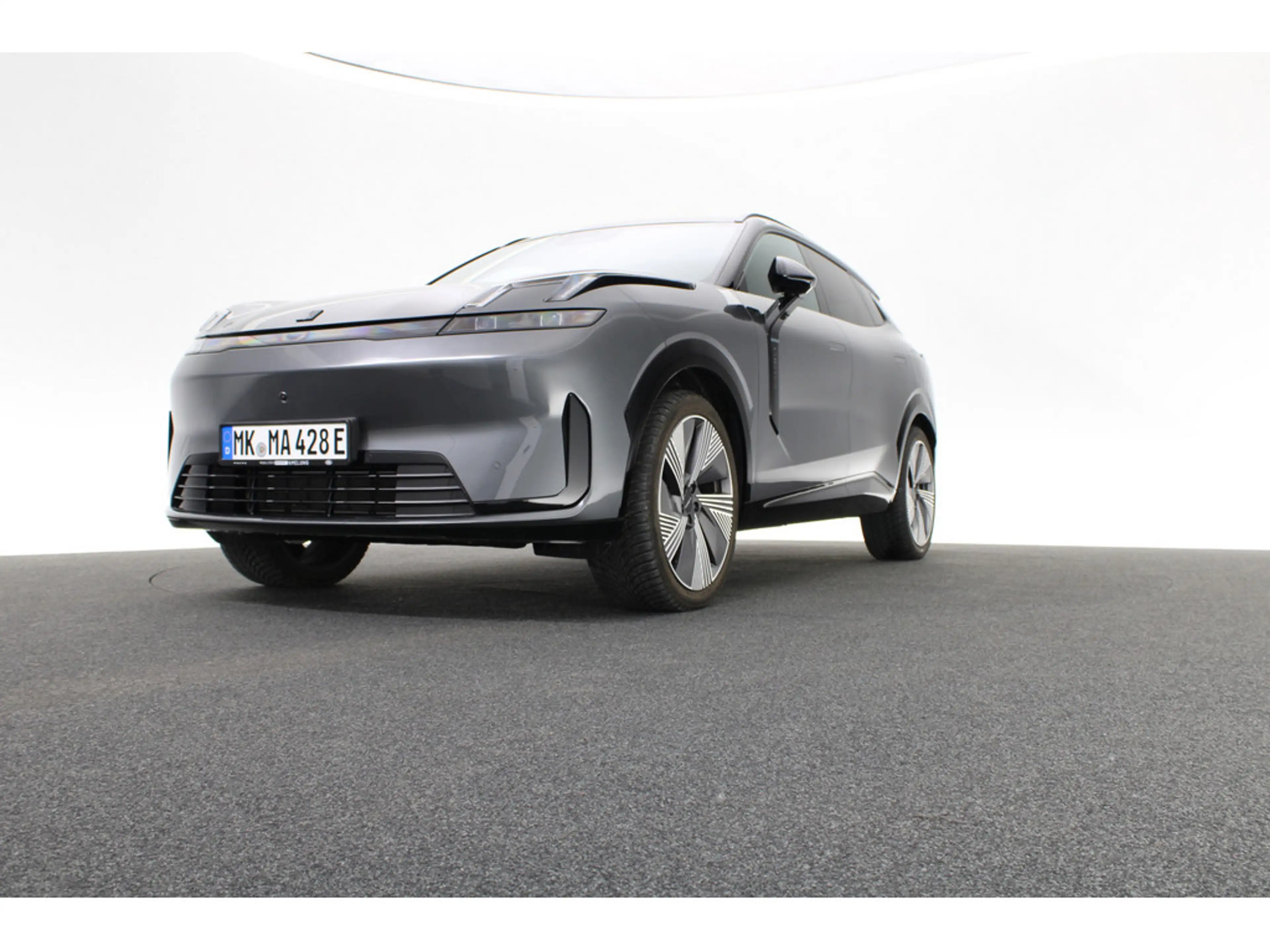 Lynk & Co 08 More — photo 12