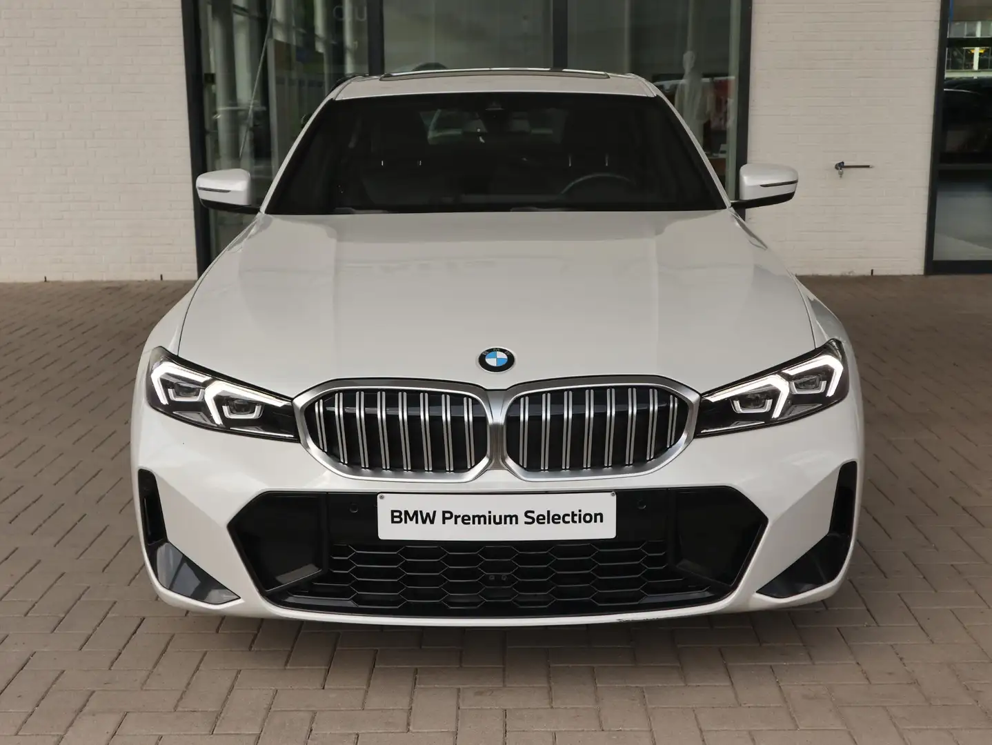 BMW 320 3 Serie Sedan 320i High Executive / M Sportpakket Wit - 2