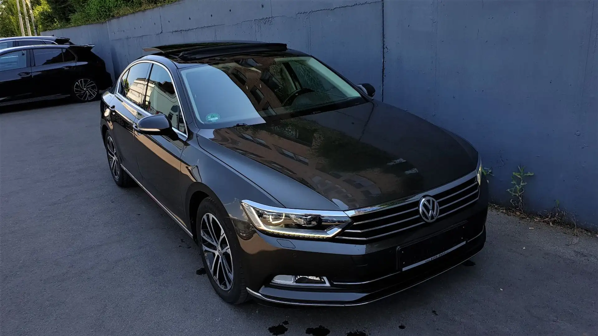 Volkswagen Passat 2.0 TDI DSG High Pano/Virtual/ACC/Kamera Brun - 2