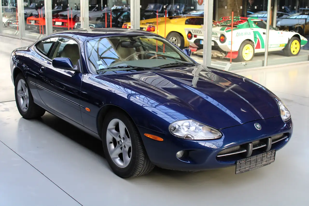 Jaguar XK8