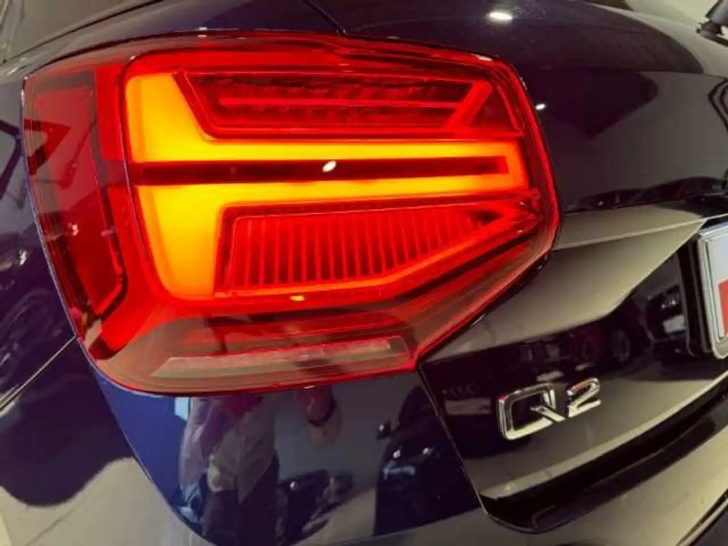 Audi Q2 I 2021 35 1.5 tfsi Edition One S line Edition Blauw - 2