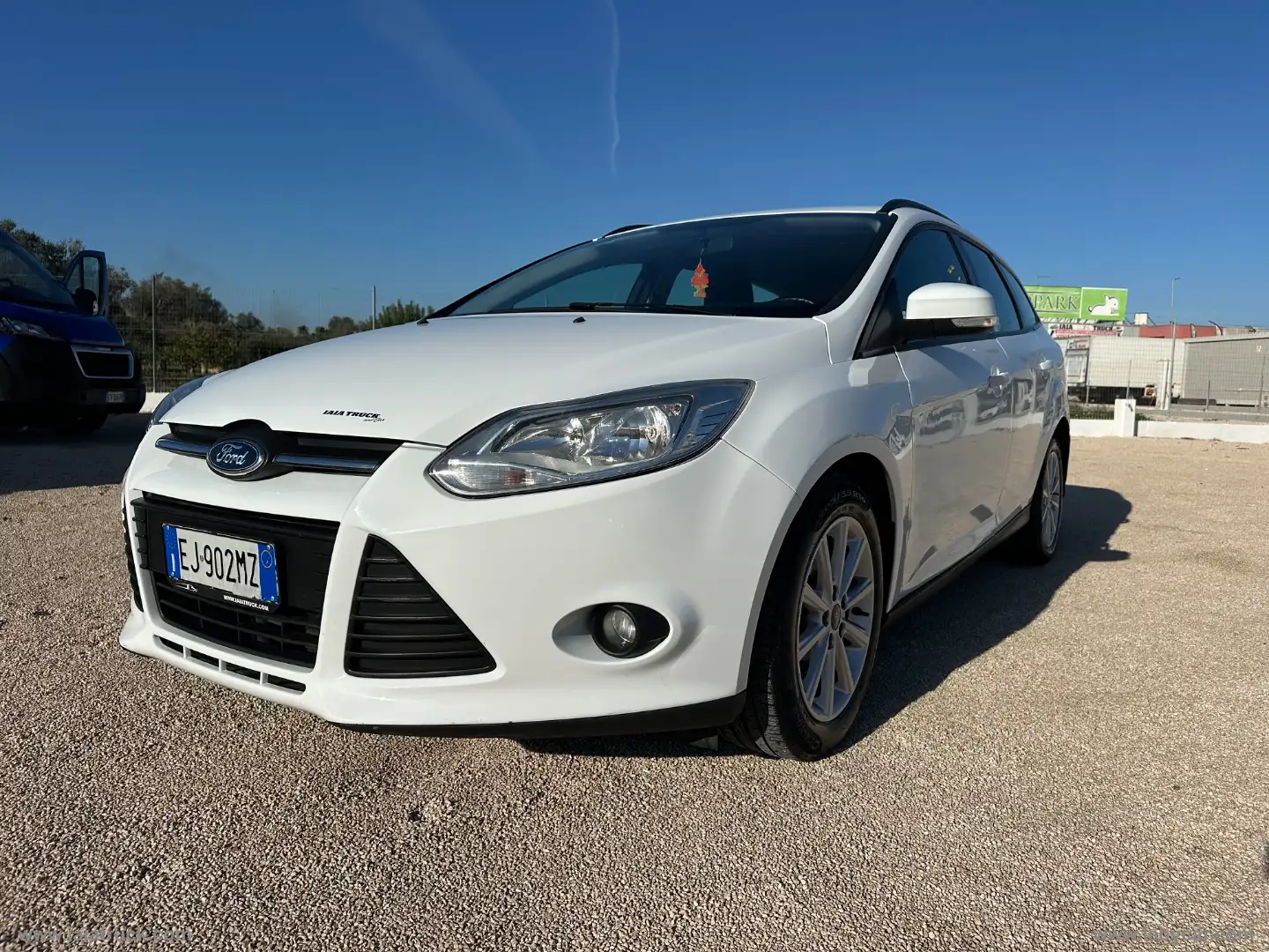 Ford Focus Focus 1.6 TDCi 115CV SW Titanium AUTOCARRO N1 5POS Blanc - 1