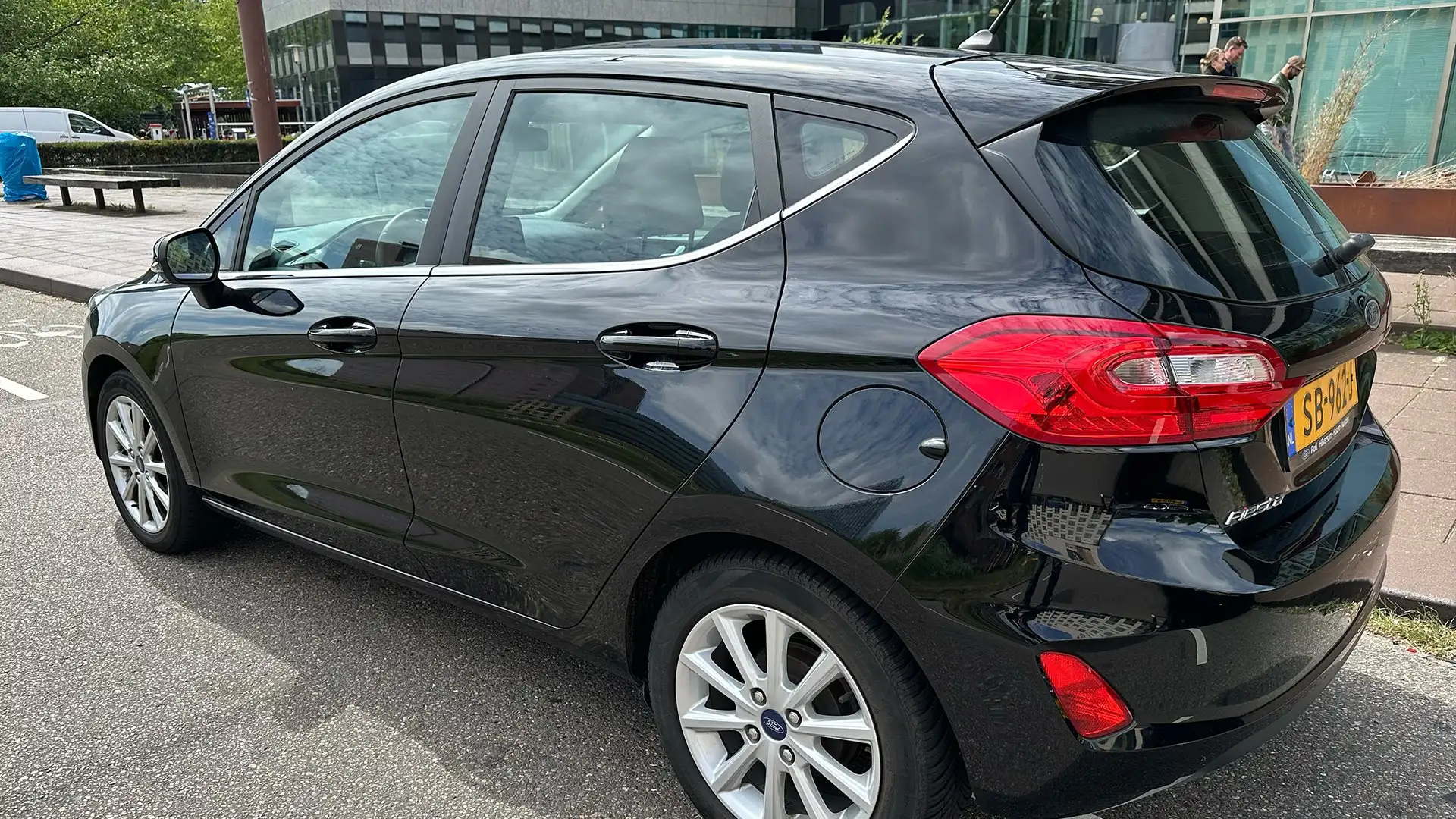 Ford Fiesta Fiesta 1.0 EcoB. Titanium Zwart - 2