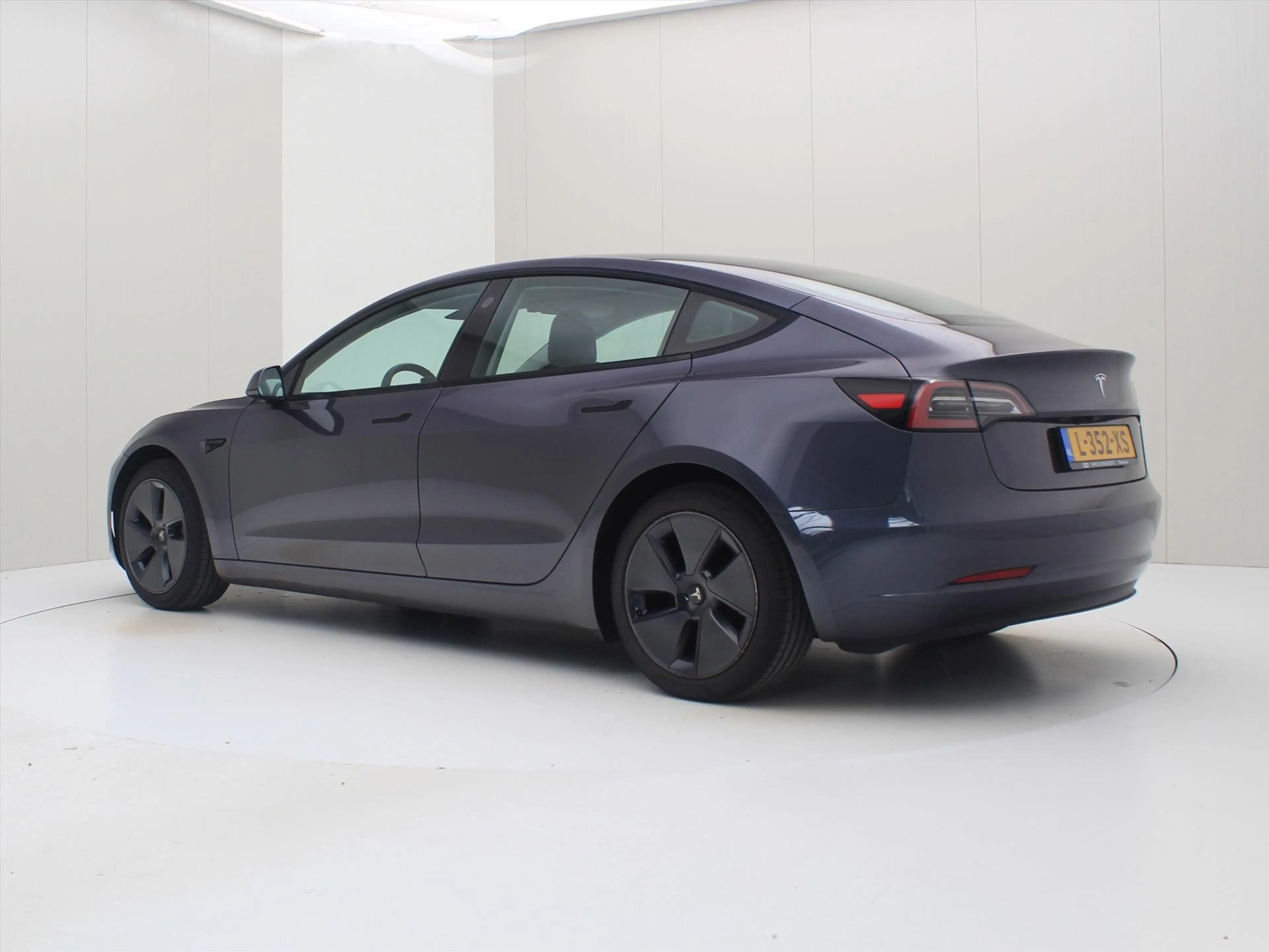 Tesla Model 3 Standard RWD Plus FACELIFT 90,6% SoH [ LFP-ACCU+WA — photo 3