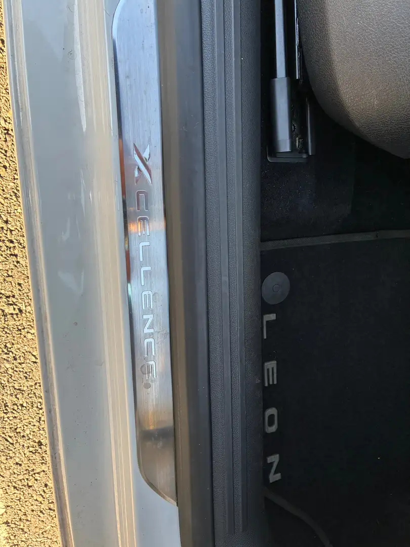 SEAT Leon Leon ST 1.6 tdi Xcellence 115cv Bianco - 2