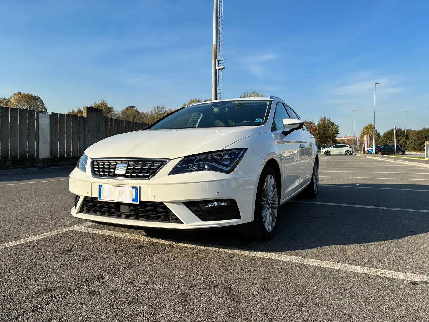 SEAT Leon Leon ST 1.6 tdi Xcellence 115cv Bianco - 1