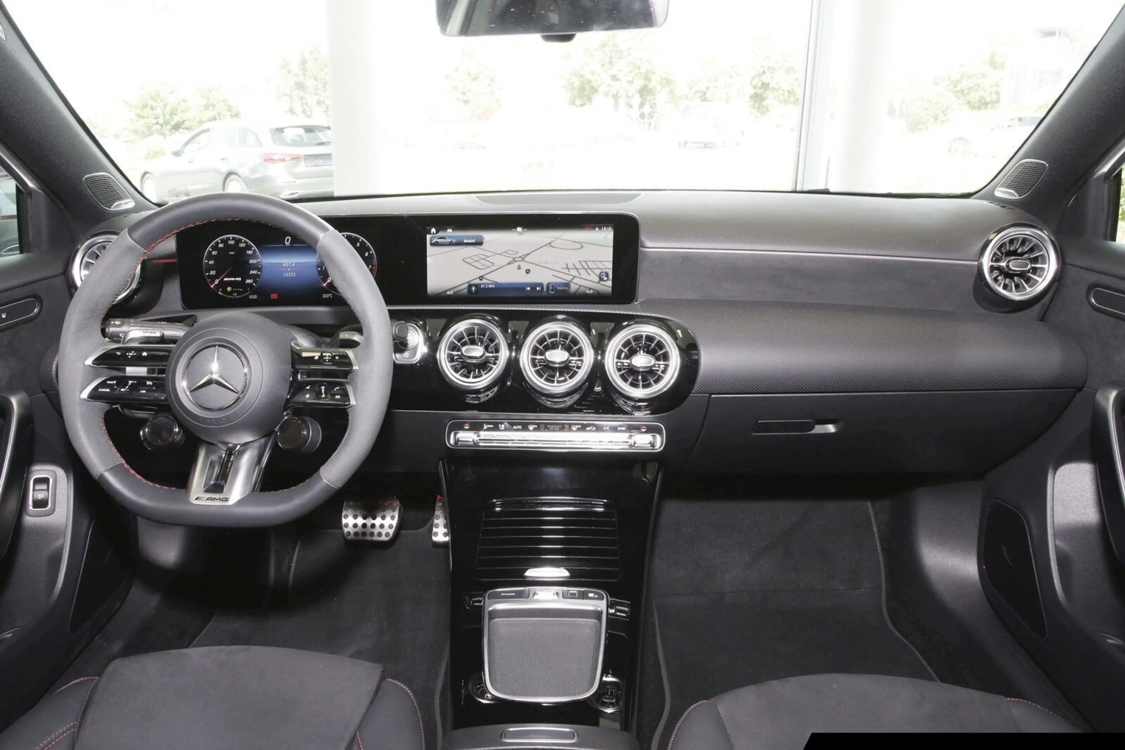 Mercedes-Benz A 35 AMG A35 4M Limousine AMG 360°/Burmes/Night/Aeropaket — photo 10